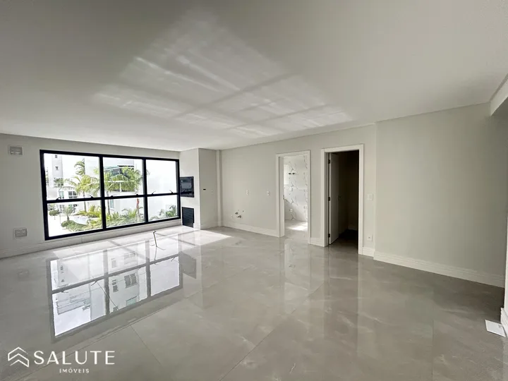 Apartamento à venda 2 suítes na Praia Brava