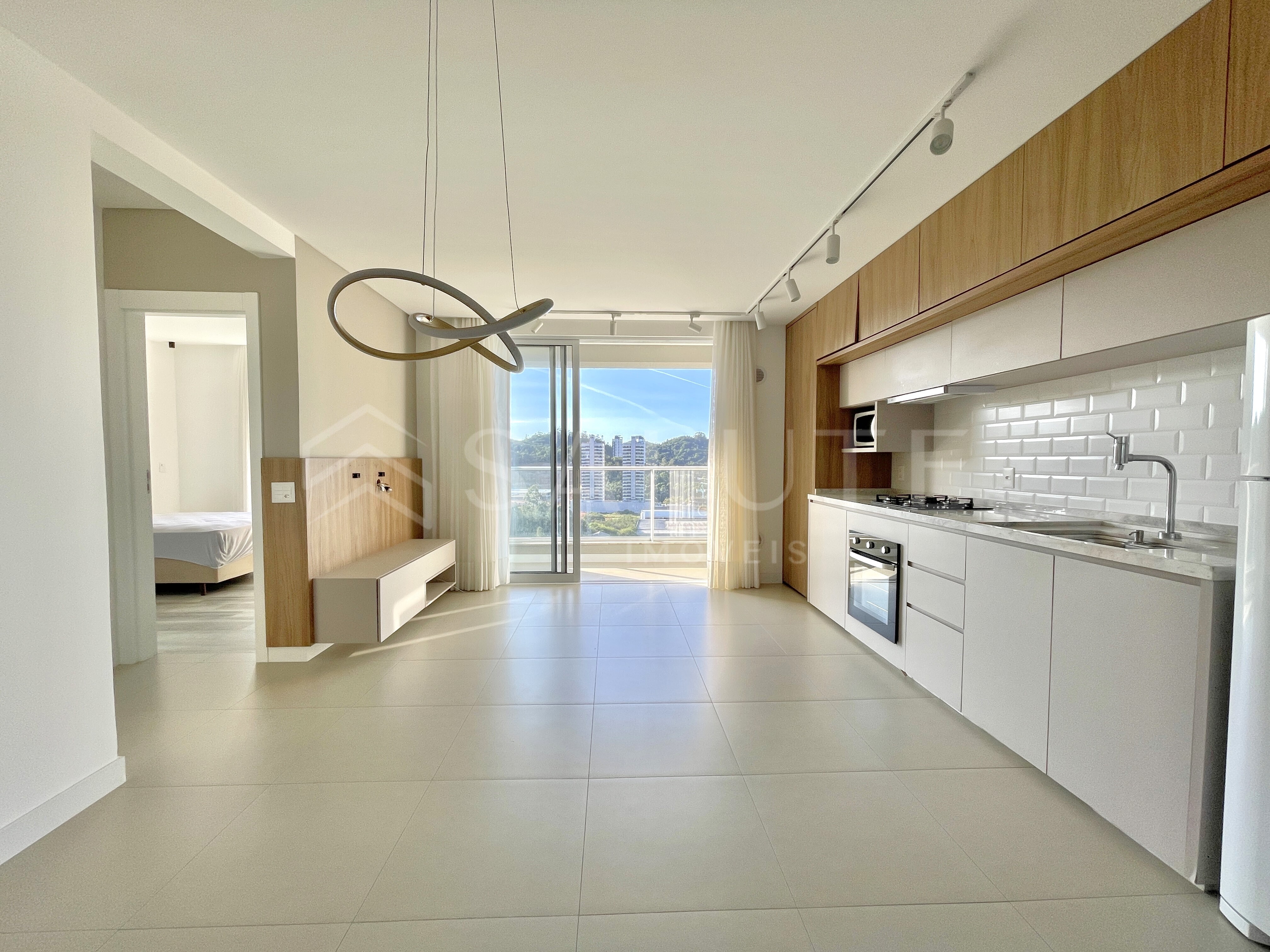 Apartamento locação anual 2 dorm. na Praia Brava