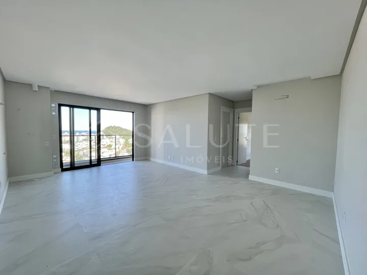 Apartamento à venda 3 suítes na Praia Brava