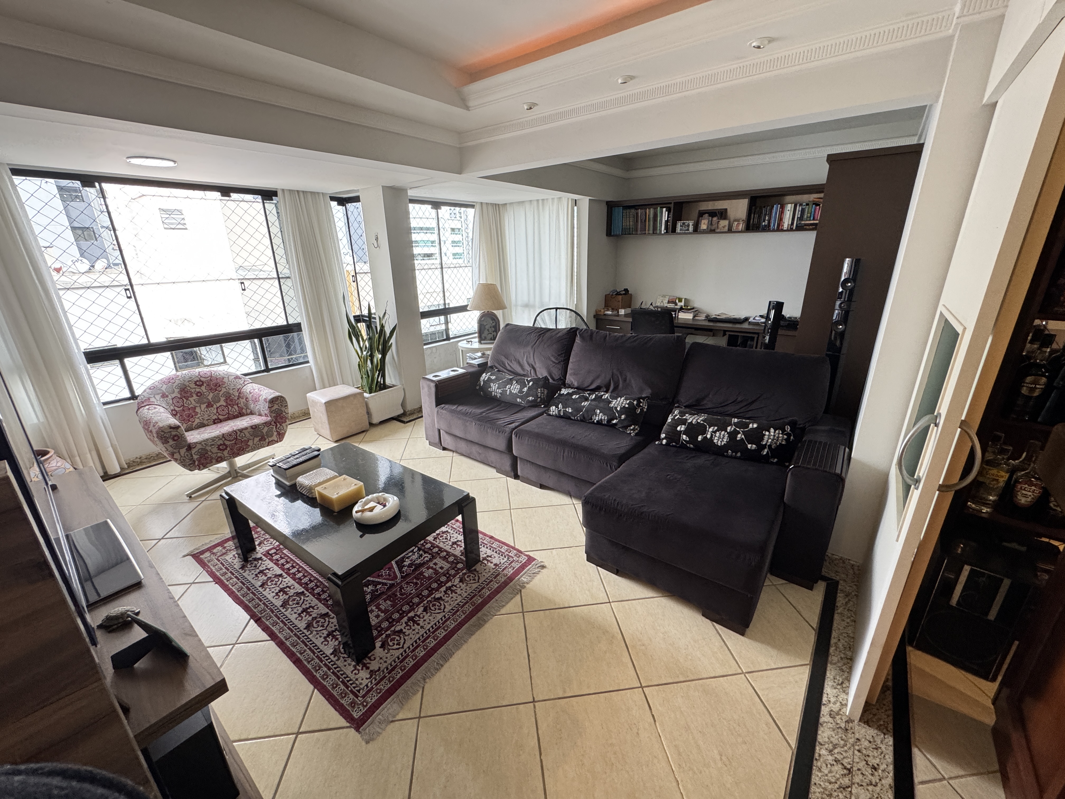 Apartamento à venda 3 dormitórios na Barra sul