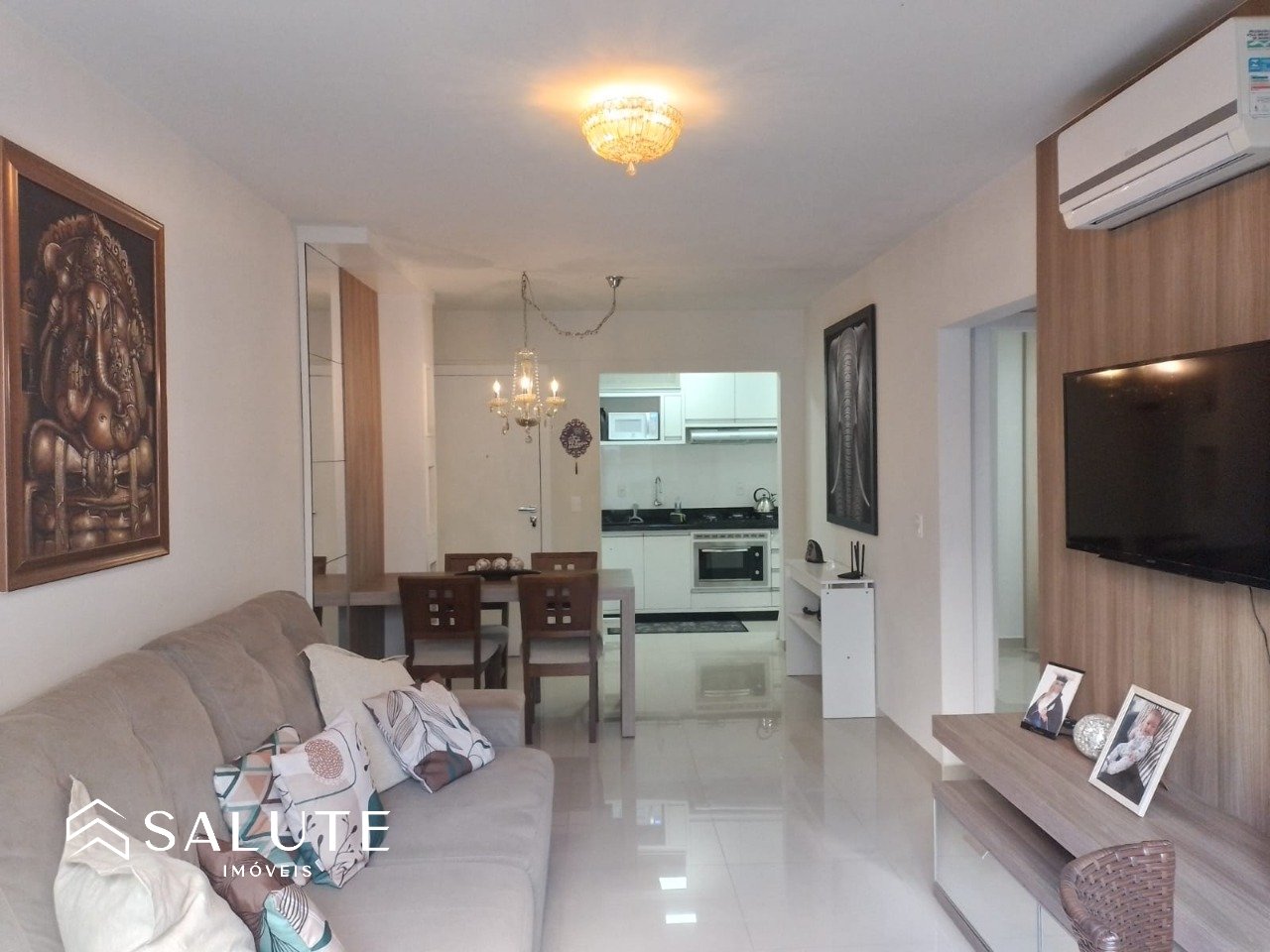 Apartamento diferenciado aluguel anual 2 dormitórios no Centro