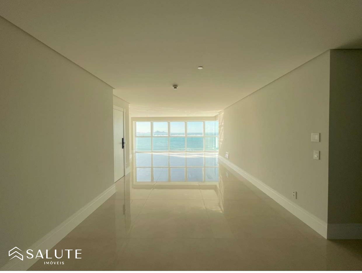Apartamento à venda 4 Suítes no Barra Sul