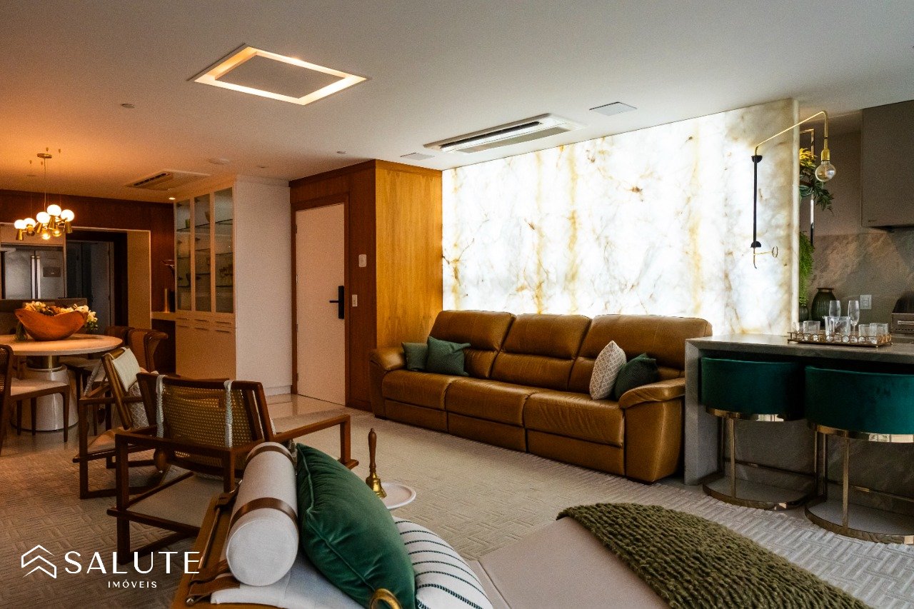 Apartamento locação anual 4 Suítes na Barra Sul
