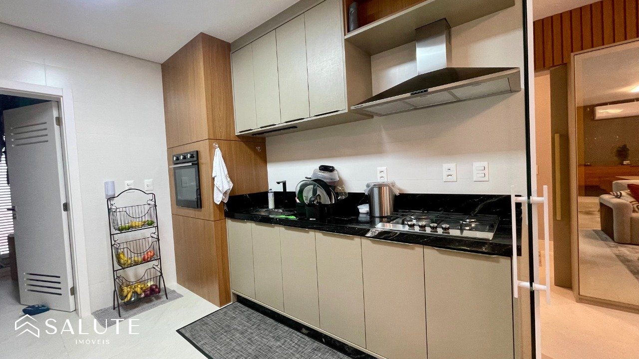 Apartamento à venda 4 dormitórios na Barra Sul