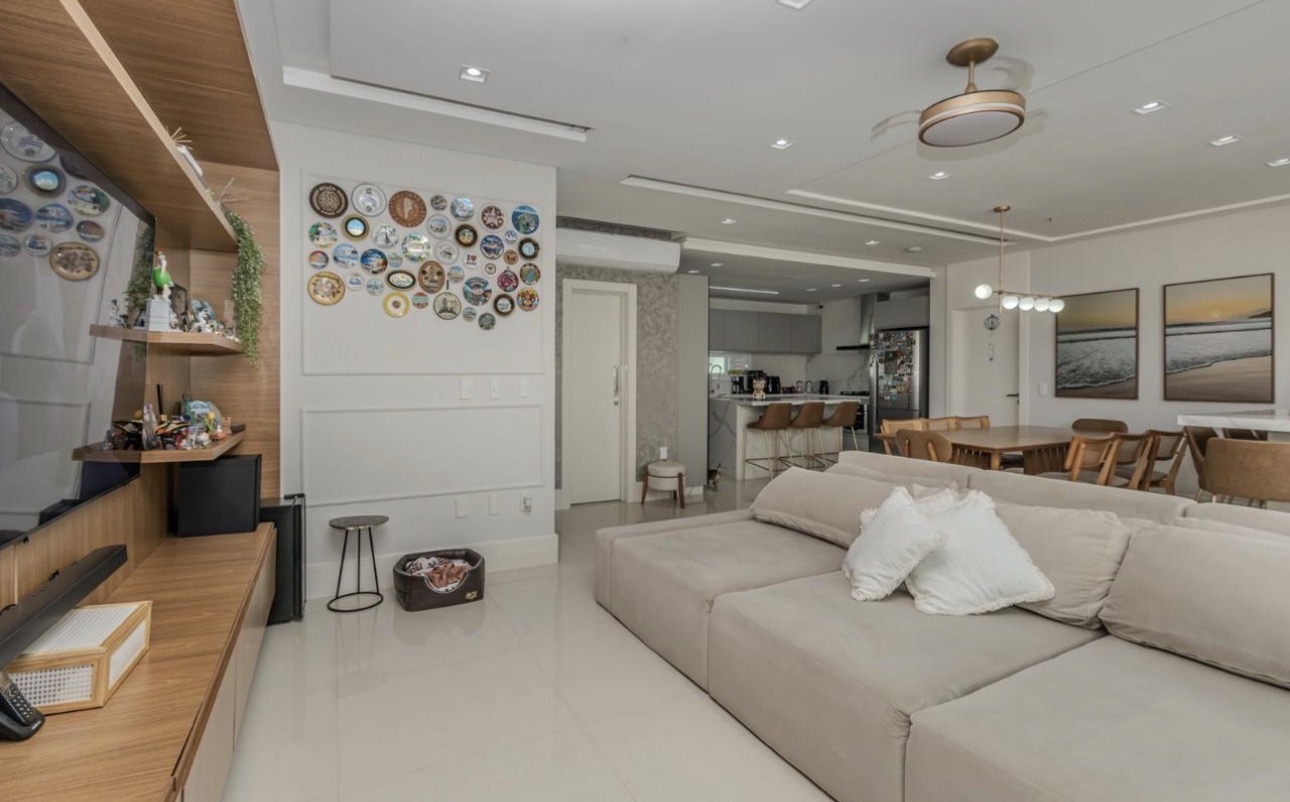 Apartamento à venda 4 dormitórios na Barra Sul