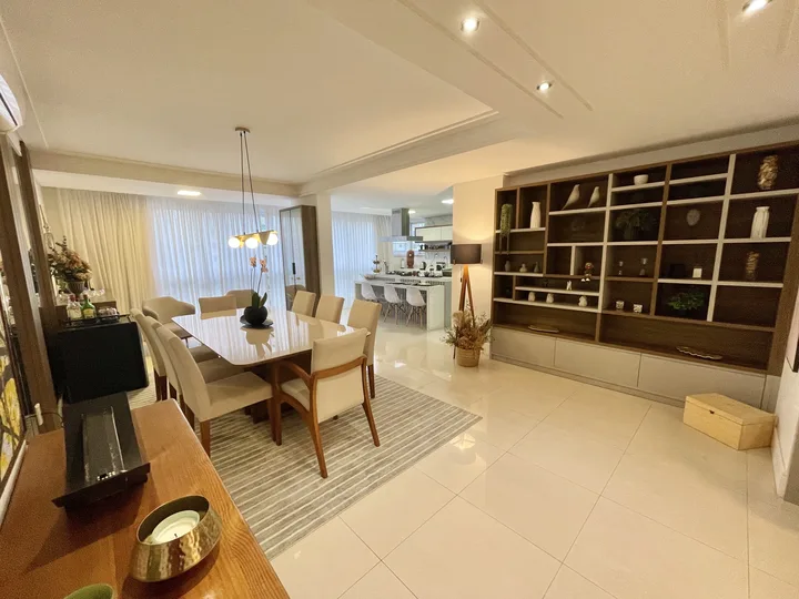 Apartamento à Venda 3 suítes no Centro