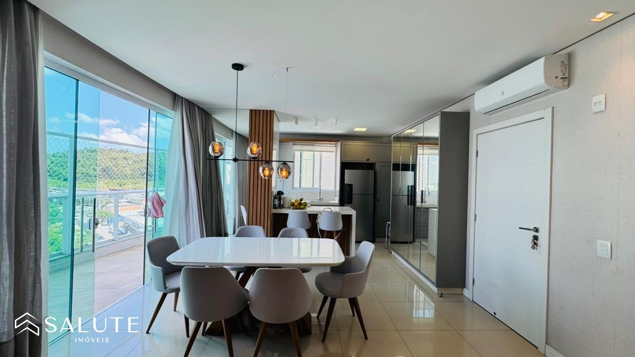 Apartamento à Venda 3 suítes no Centro