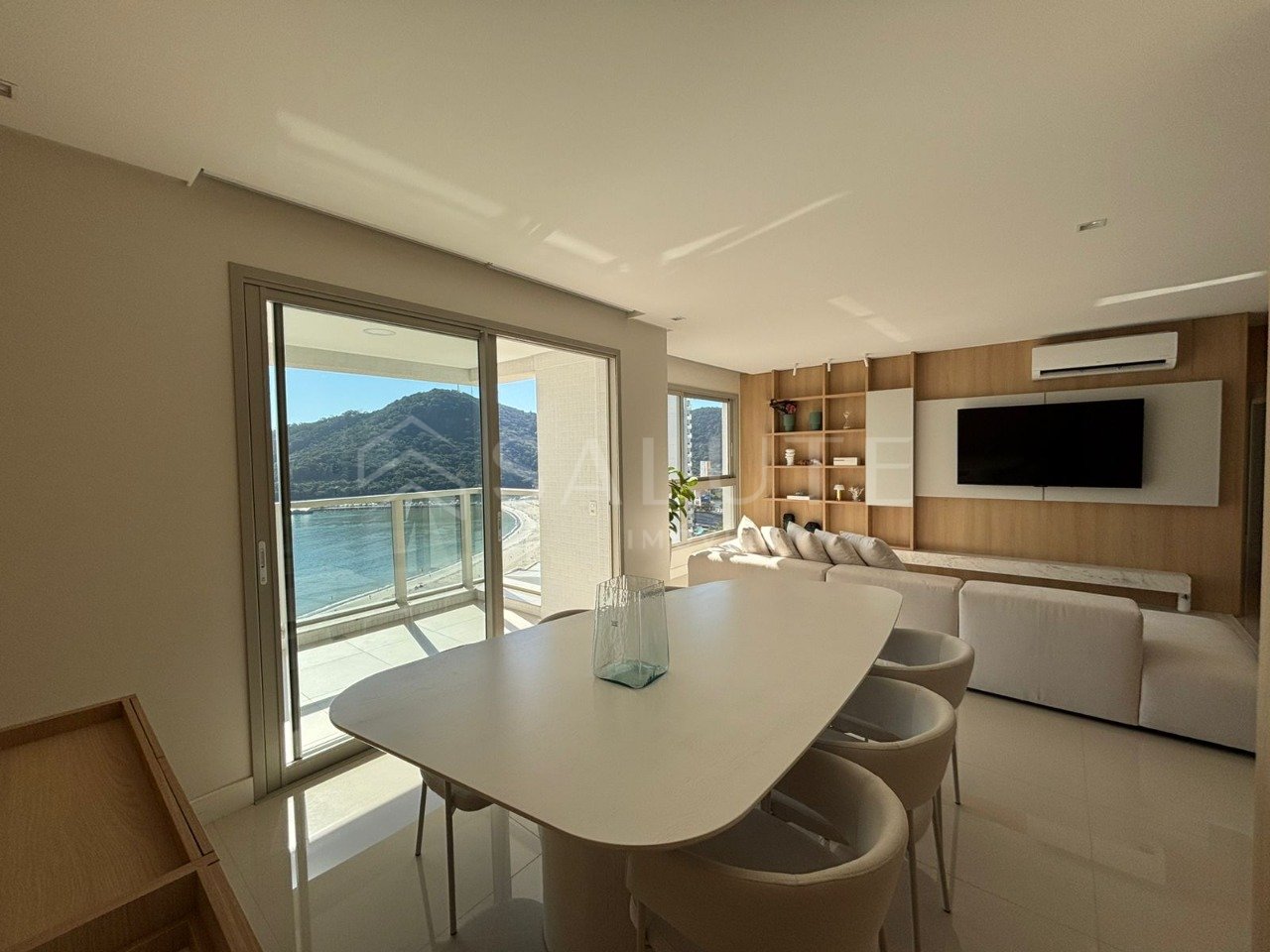 Apartamento á venda 4 Suítes na Barra Sul