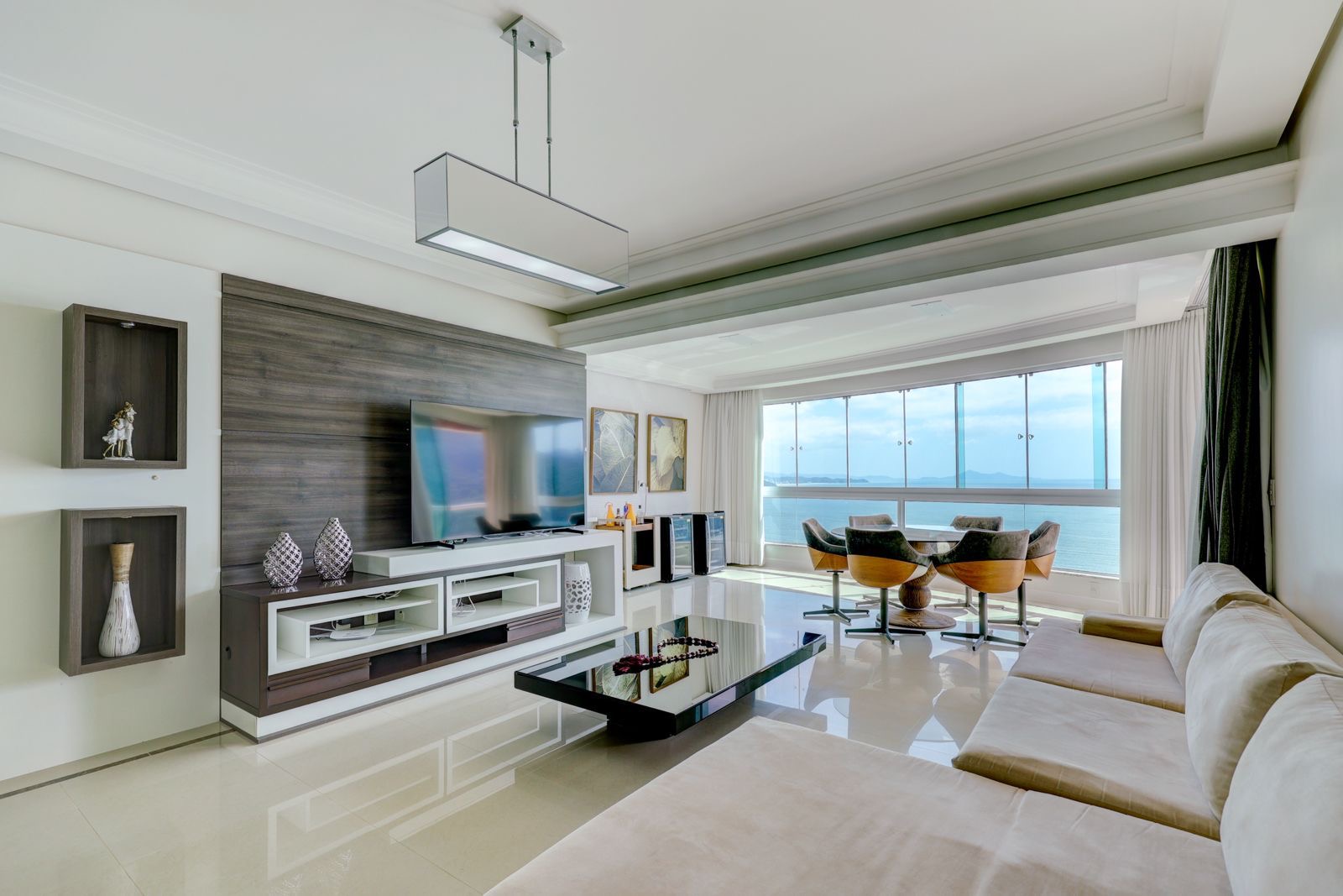 Apartamento aluguel anual 3 dormitórios Barra Sul