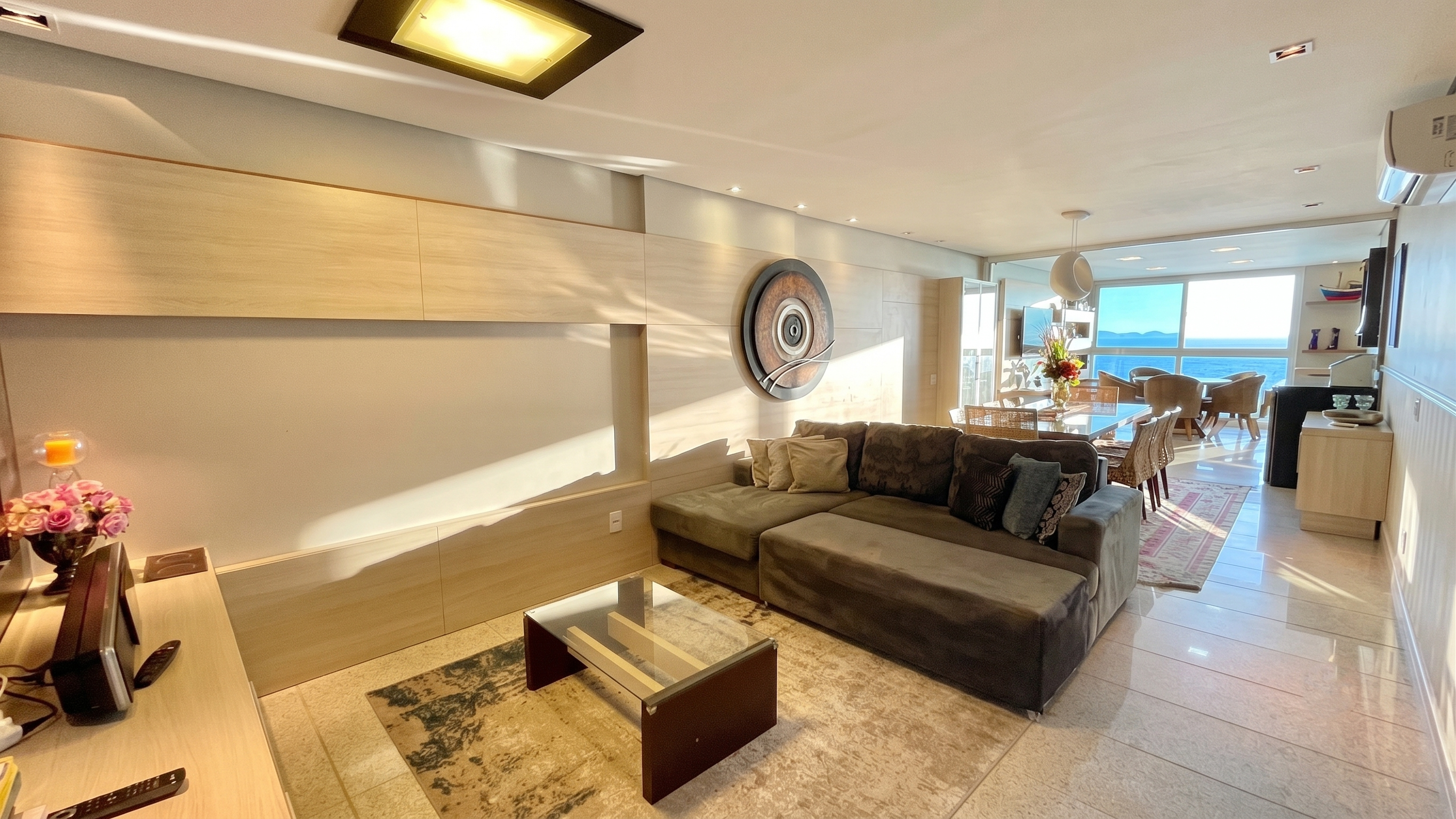 Apartamento aluguel anual com 3 suítes Barra Sul