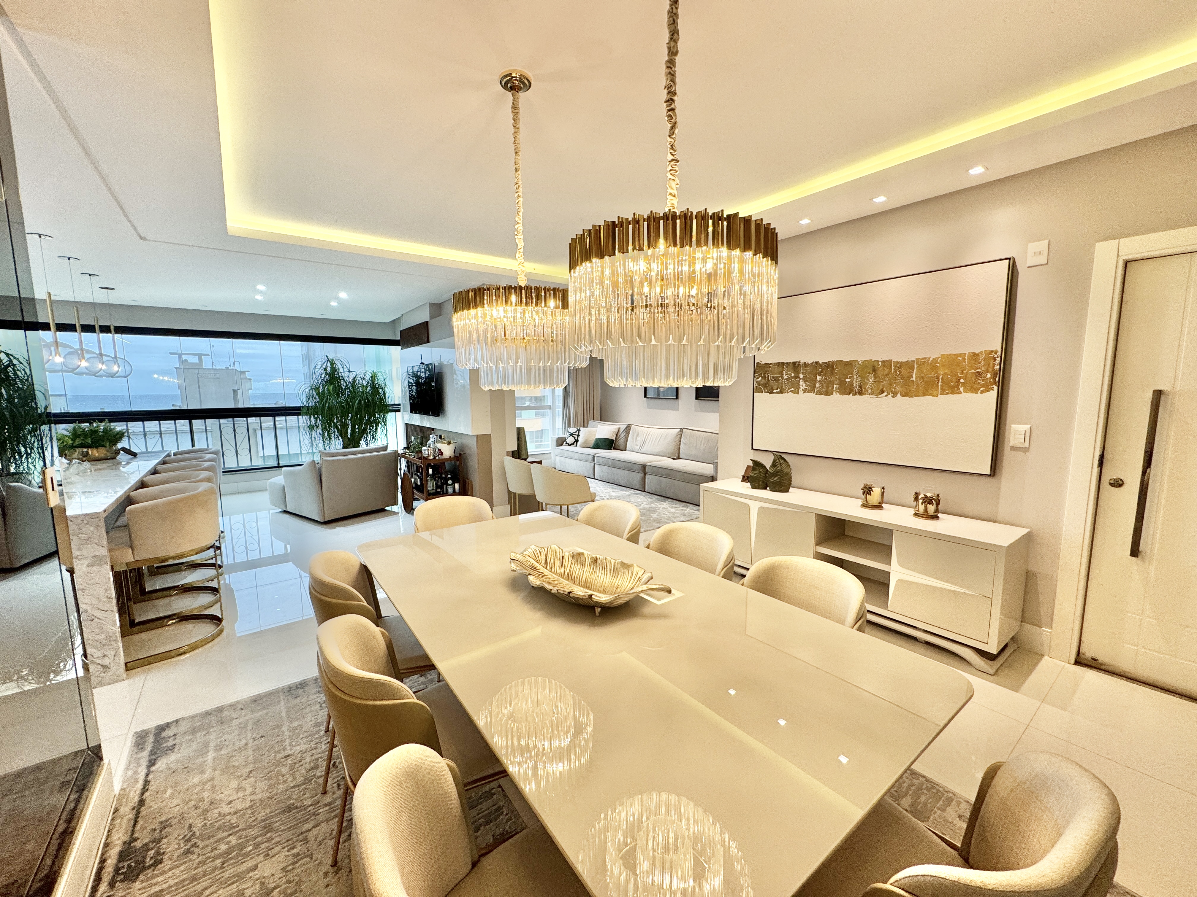 Apartamento à venda 4 suítes Meia Praia Itapema