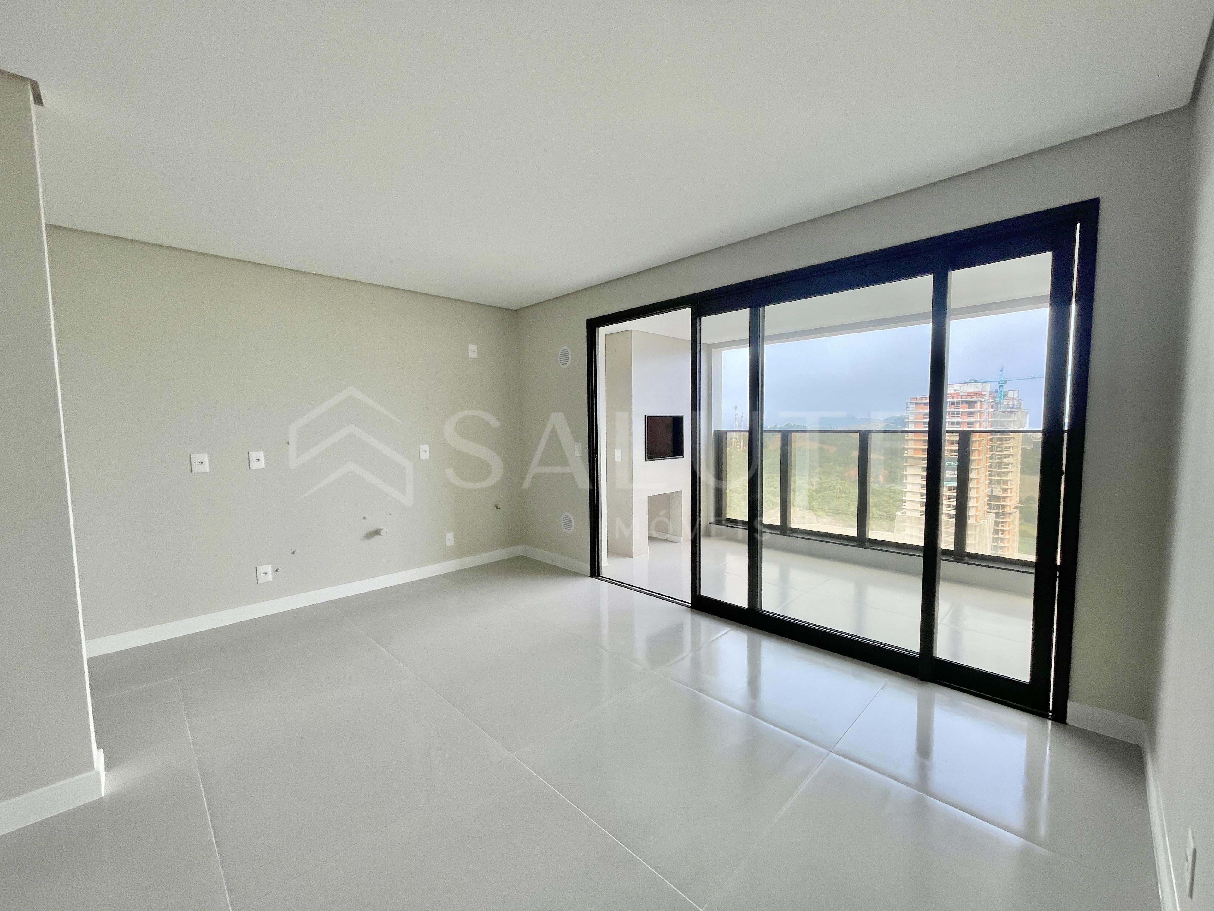 Apartamento à venda 3 dormitórios na Praia Brava