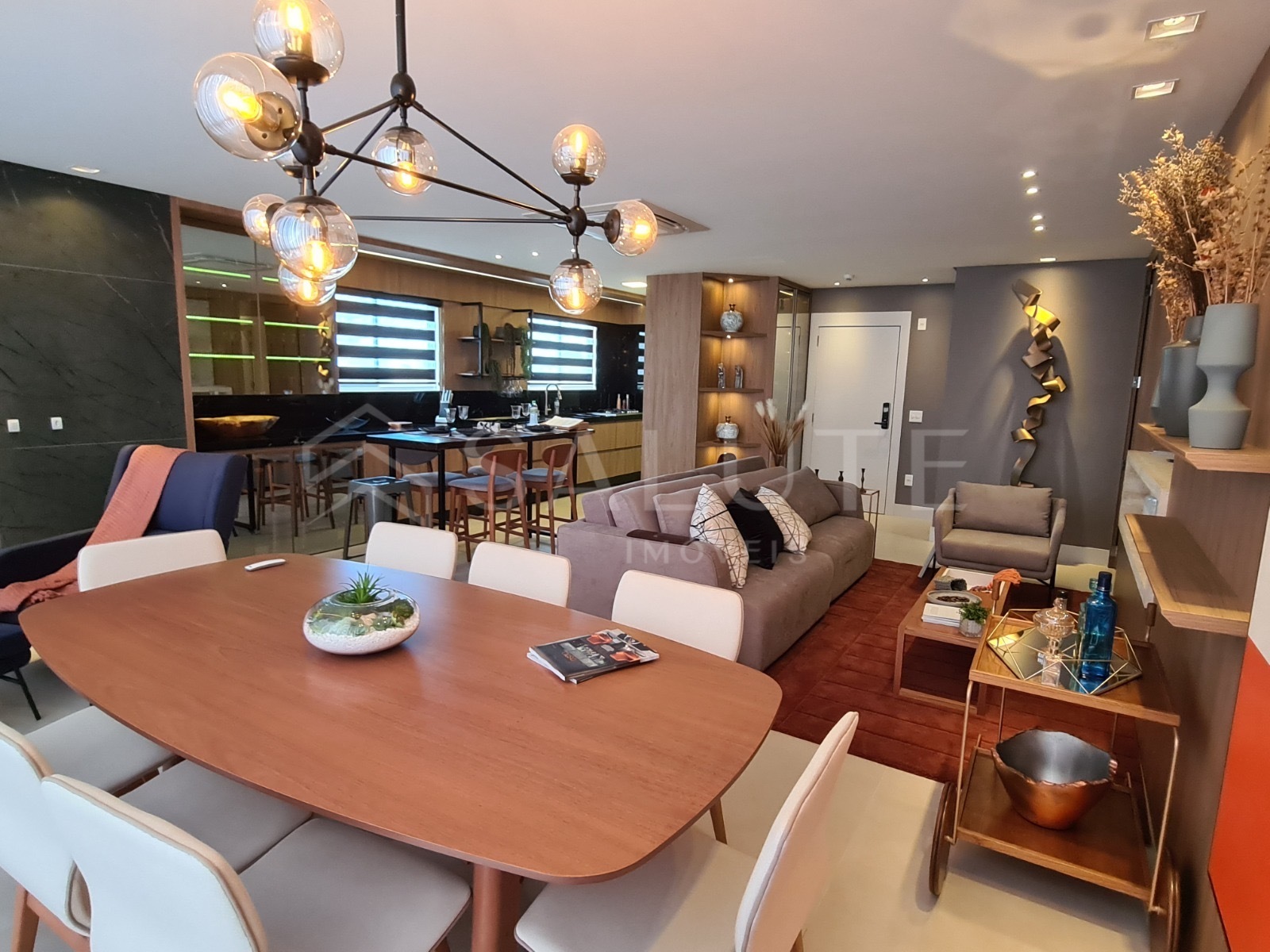 Apartamento à venda 3 suítes no Centro