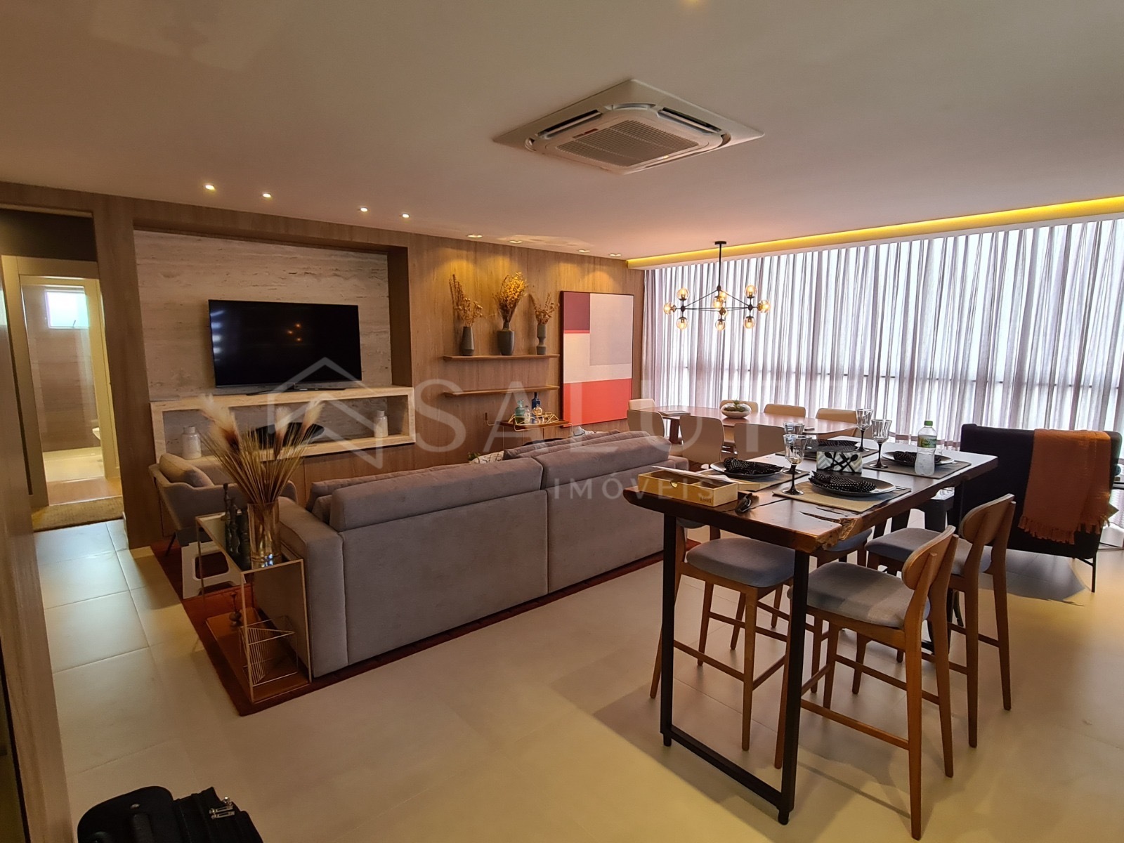 Apartamento à venda 3 suítes no Centro