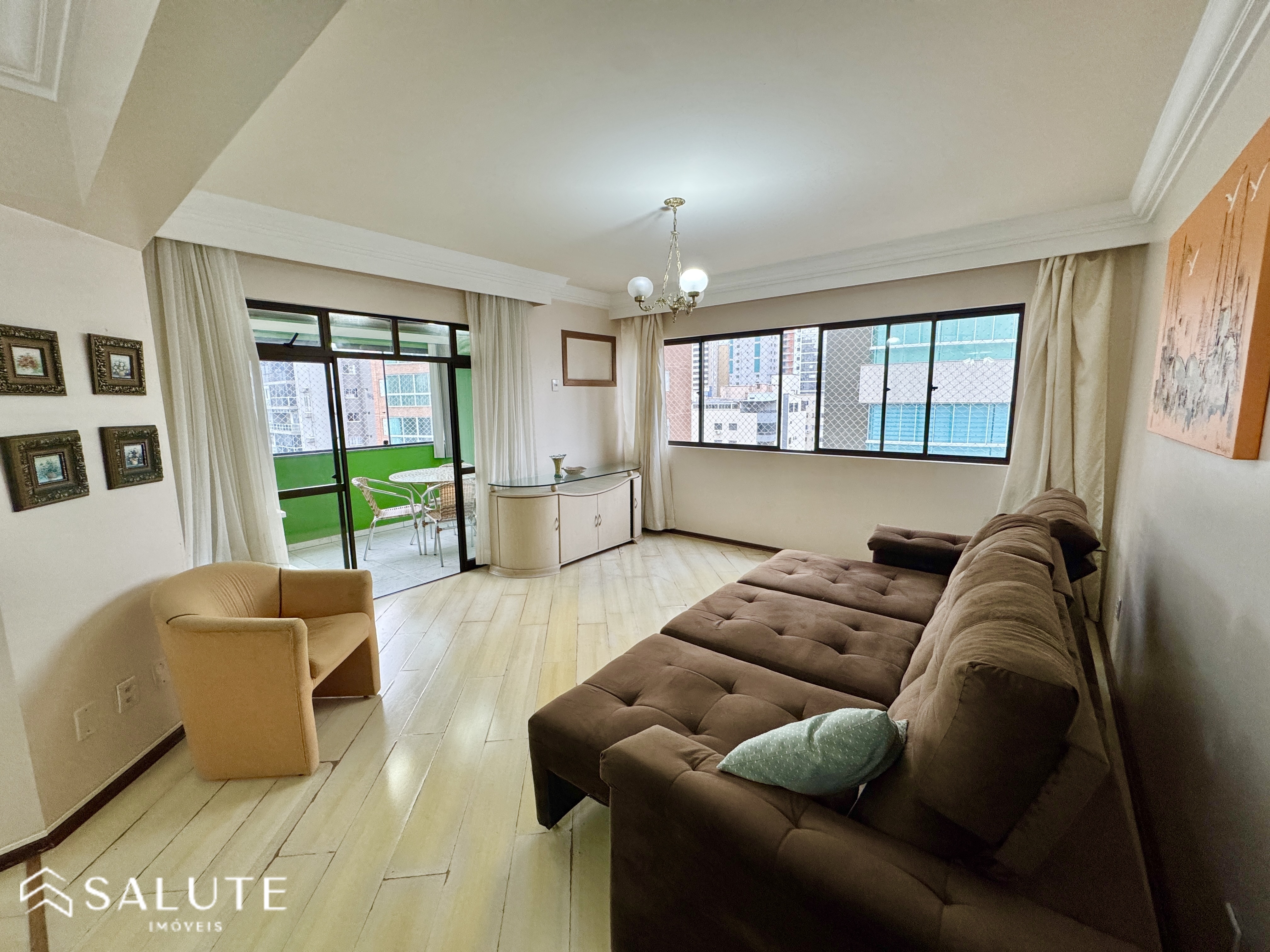 Apartamento aluguel anual 3 suítes no Centro