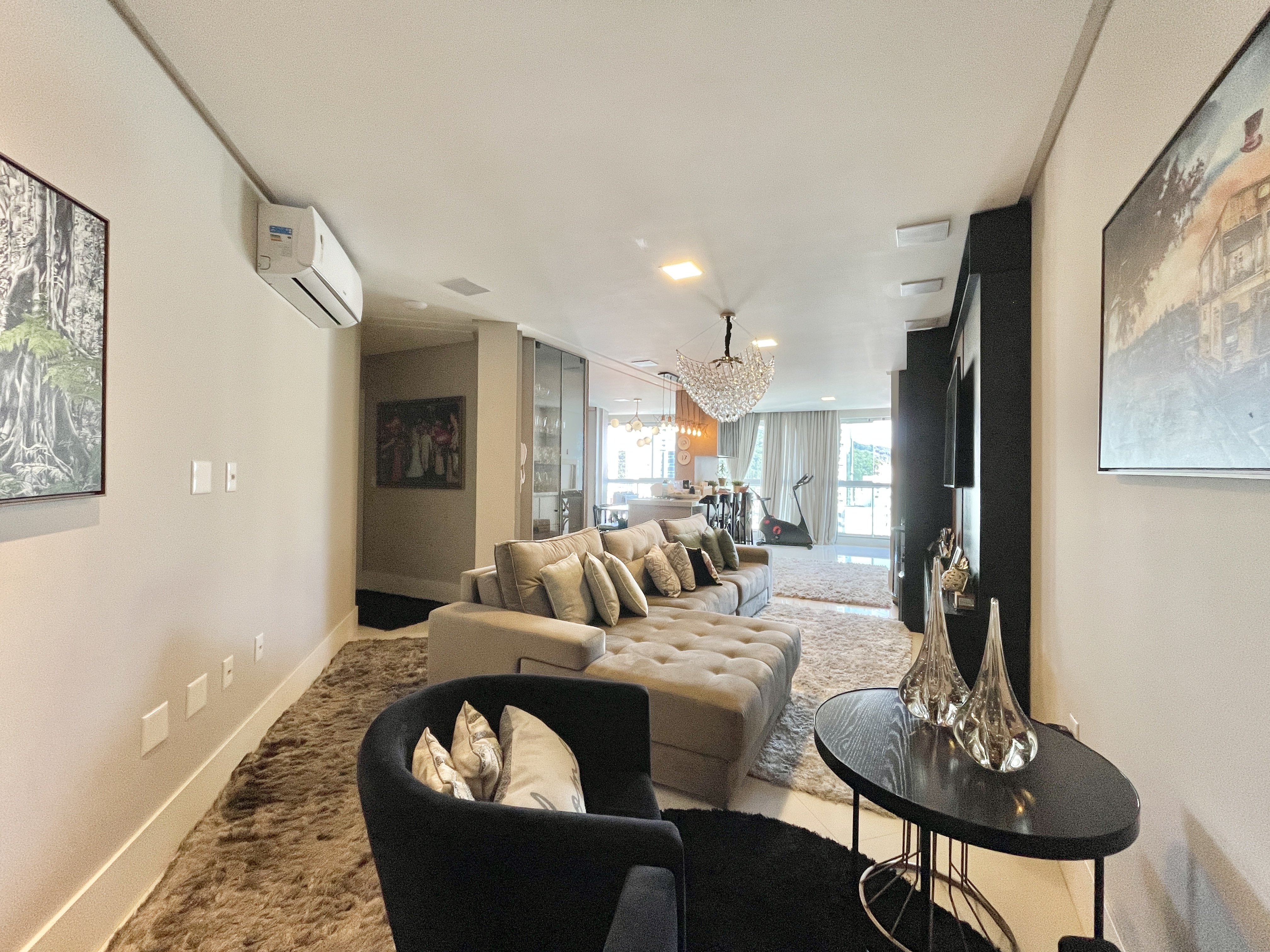 Apartamento aluguel anual 3 suítes no Centro