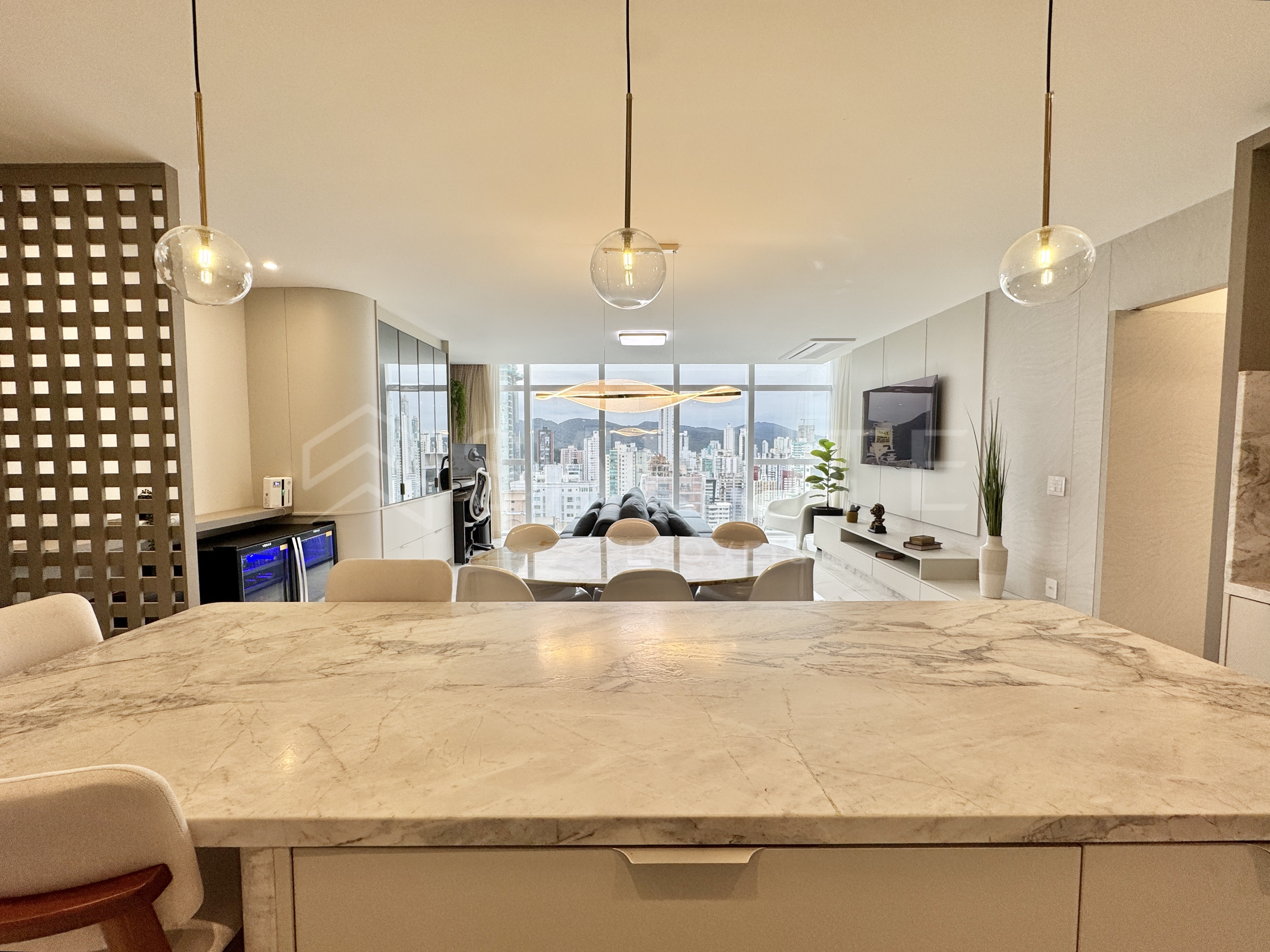 Apartamento à venda 3 suítes no Centro