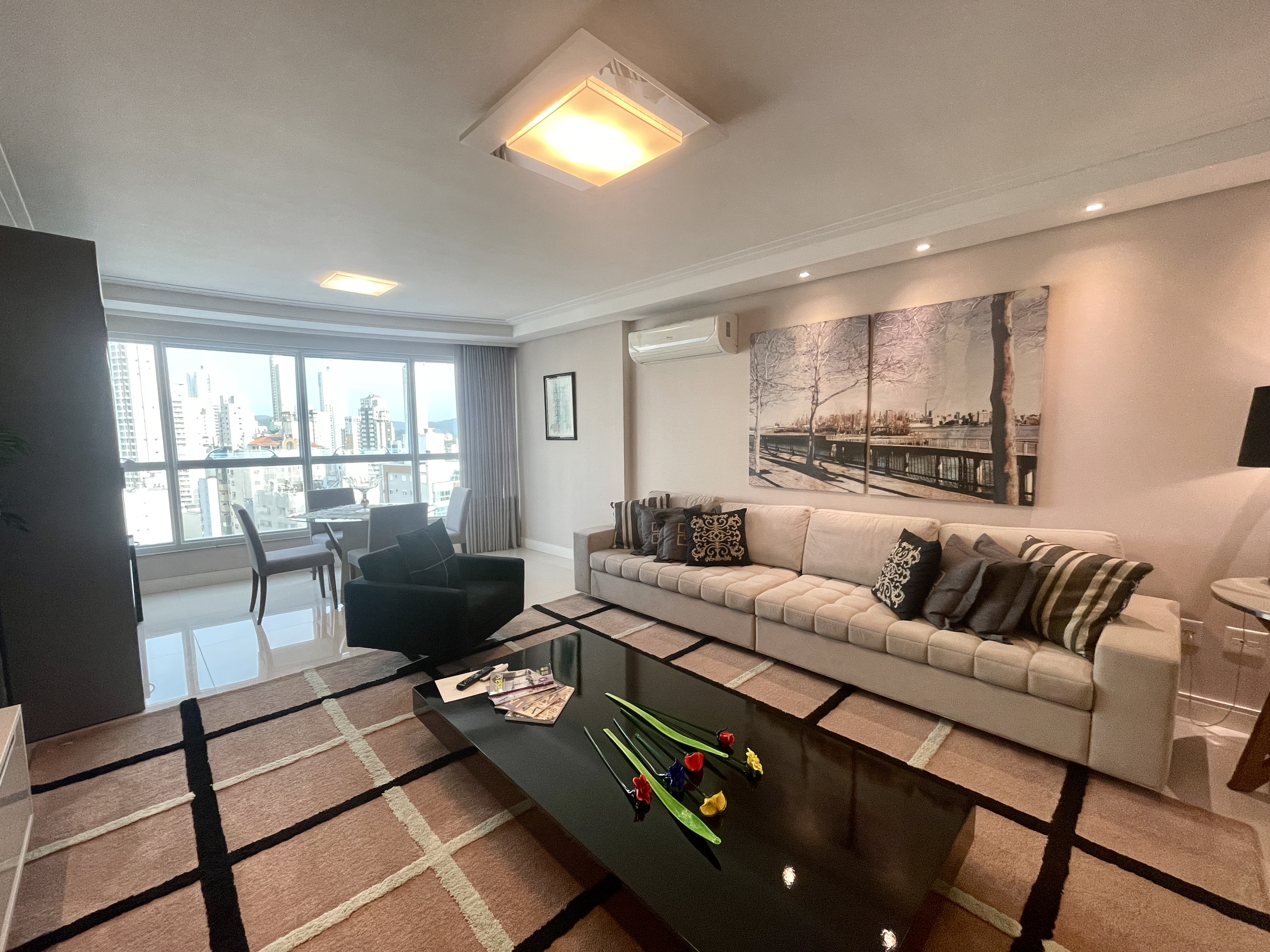 Apartamento aluguel anual 3 suítes no Centro