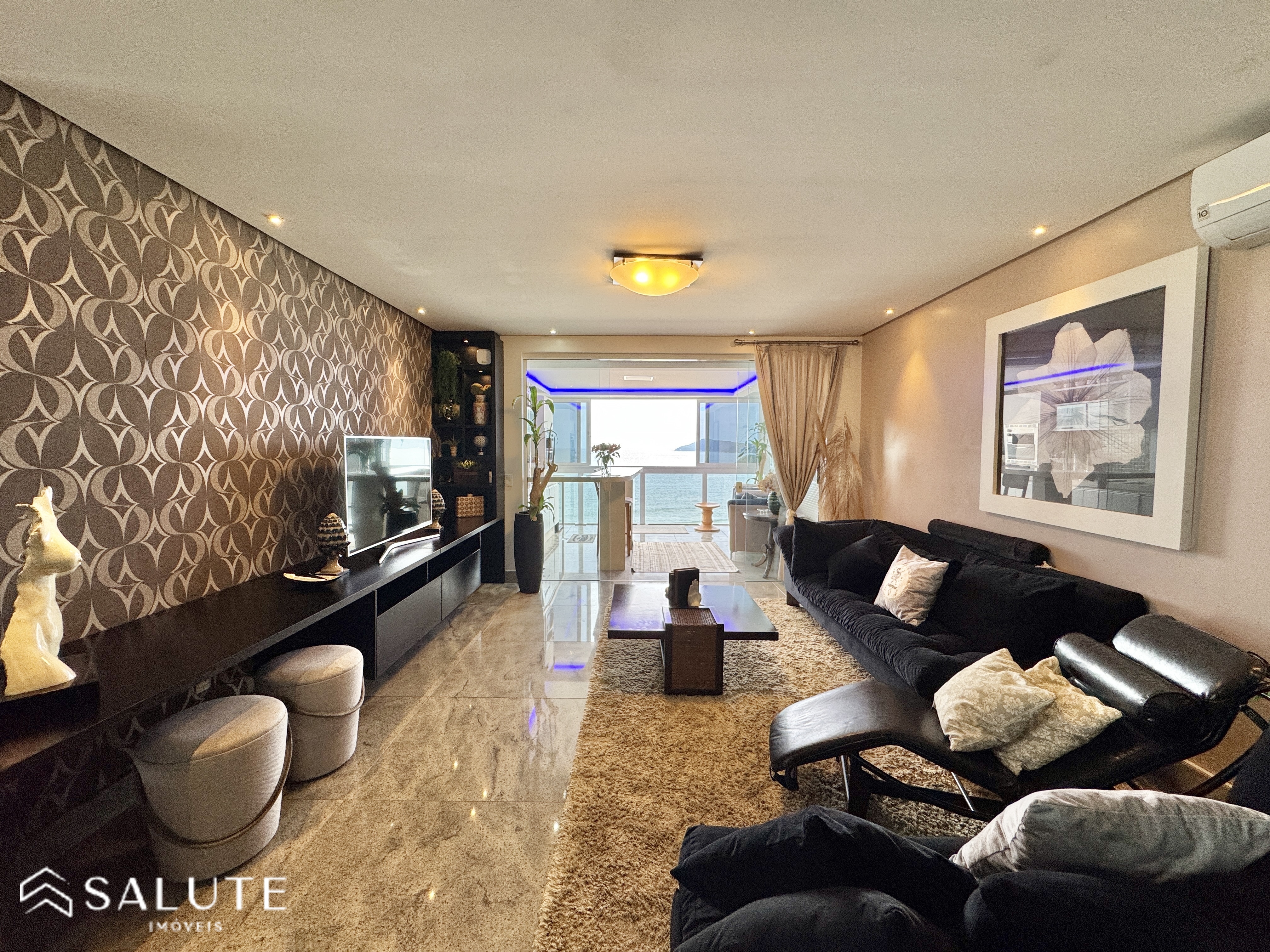 Apartamento aluguel anual 3 suítes no Centro