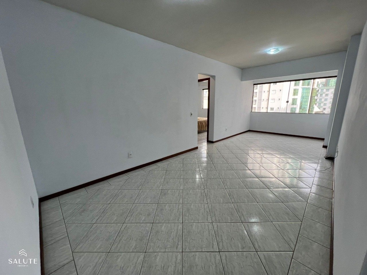 Apartamento aluguel anual 2 dormitórios no Centro