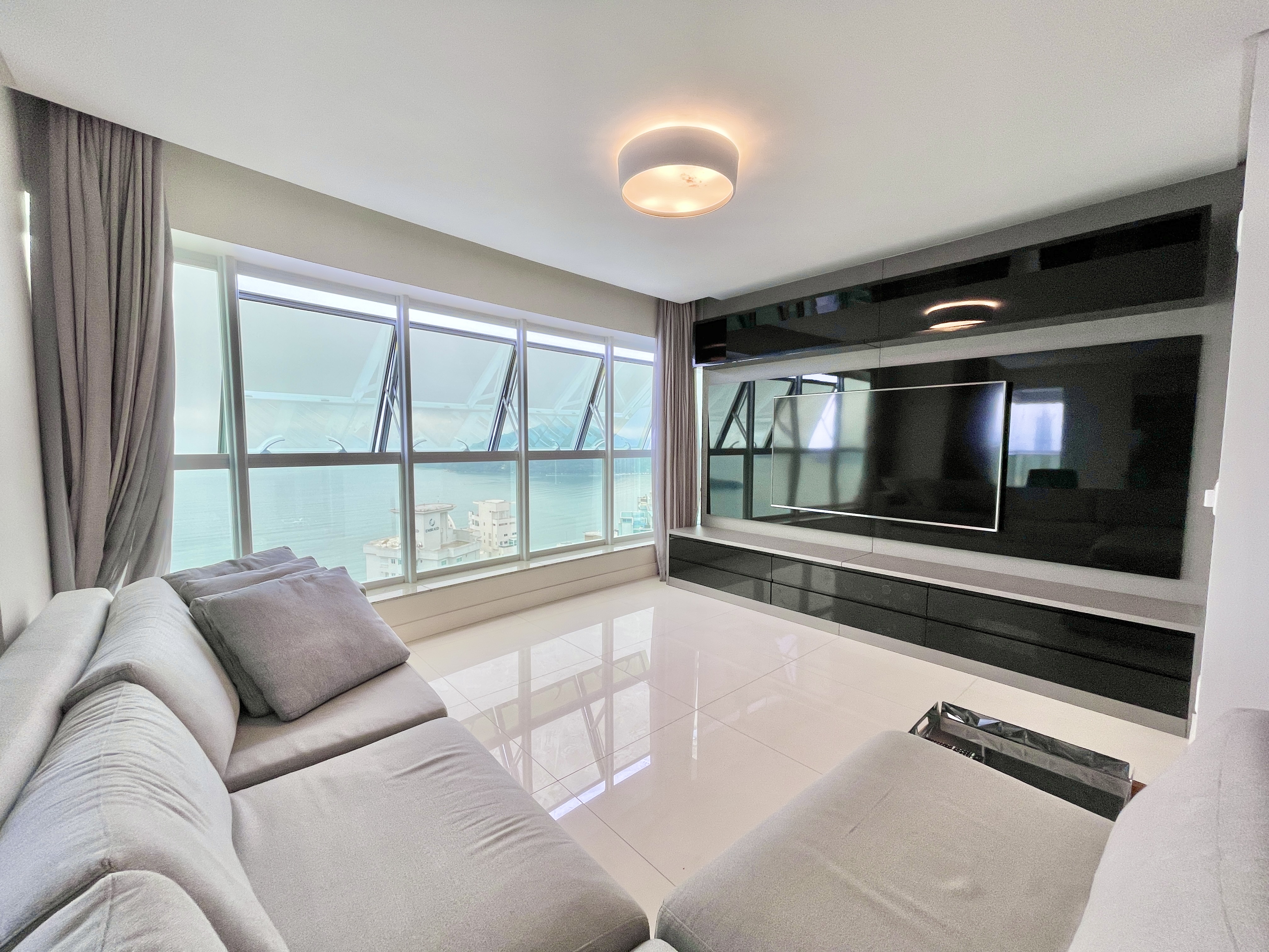 Apartamento aluguel anual 4 suítes na Barra Sul