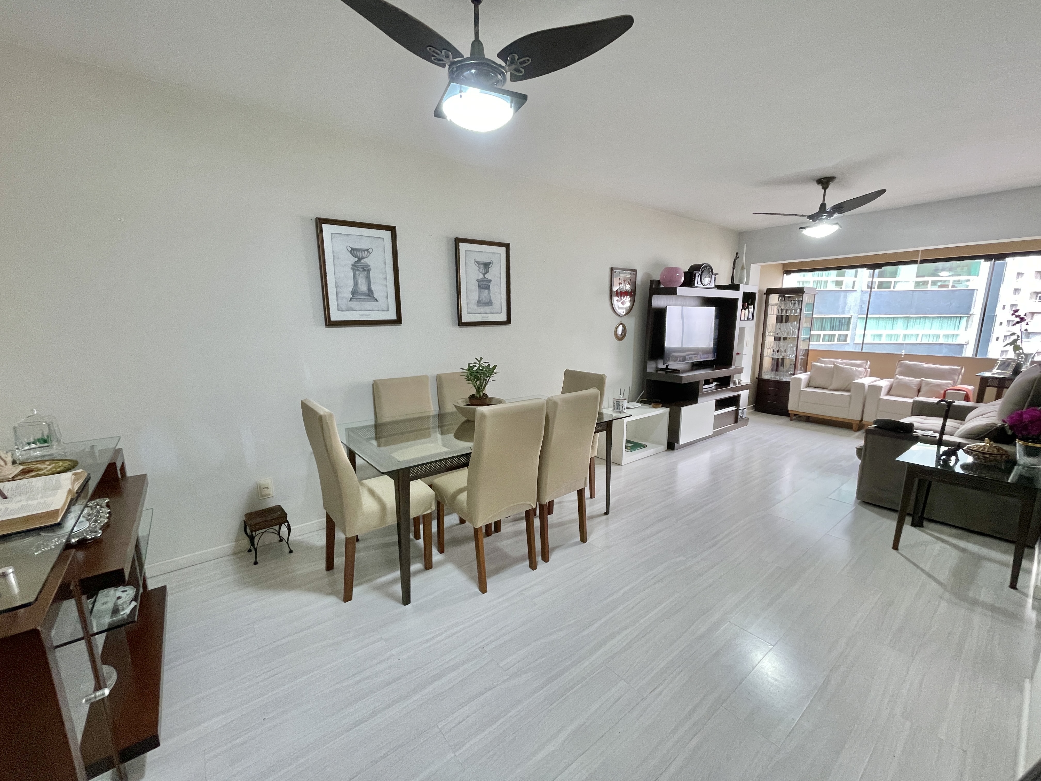 Apartamento à venda 2 dormitórios na Barra Sul