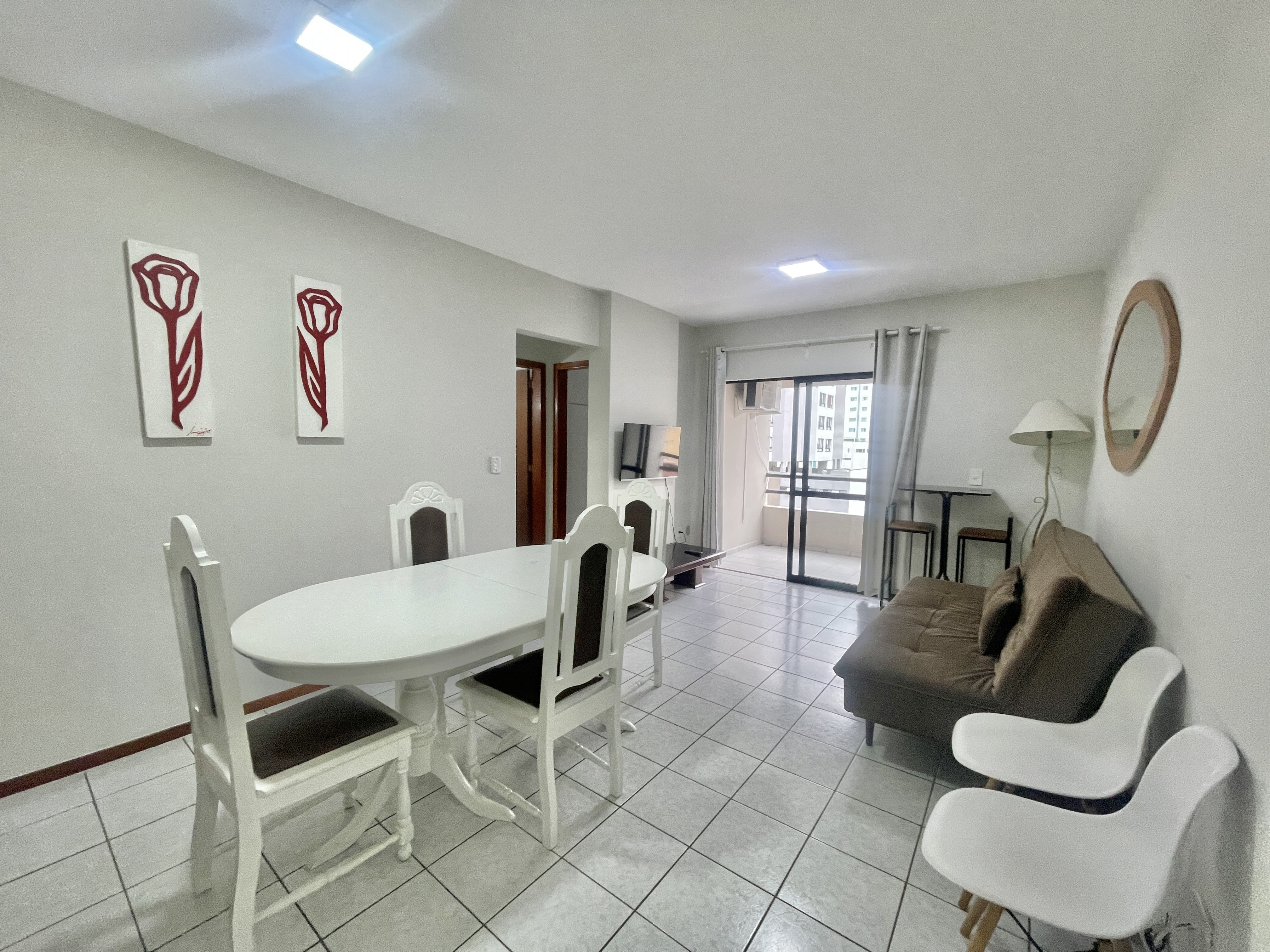 Apartamento aluguel anual 2 dormitórios, 1 suíte em Centro