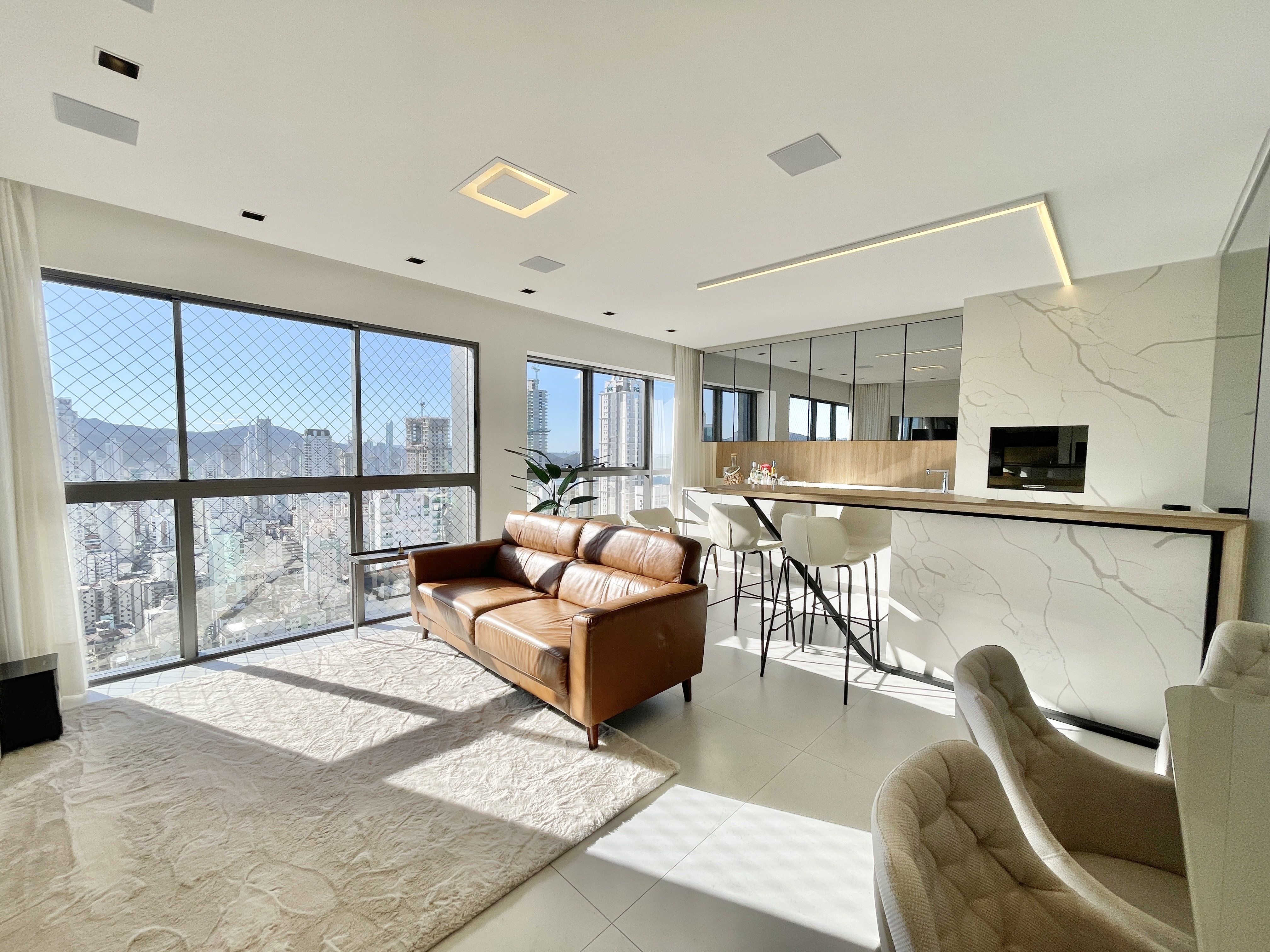 Apartamento à venda 4 suítes em Centro