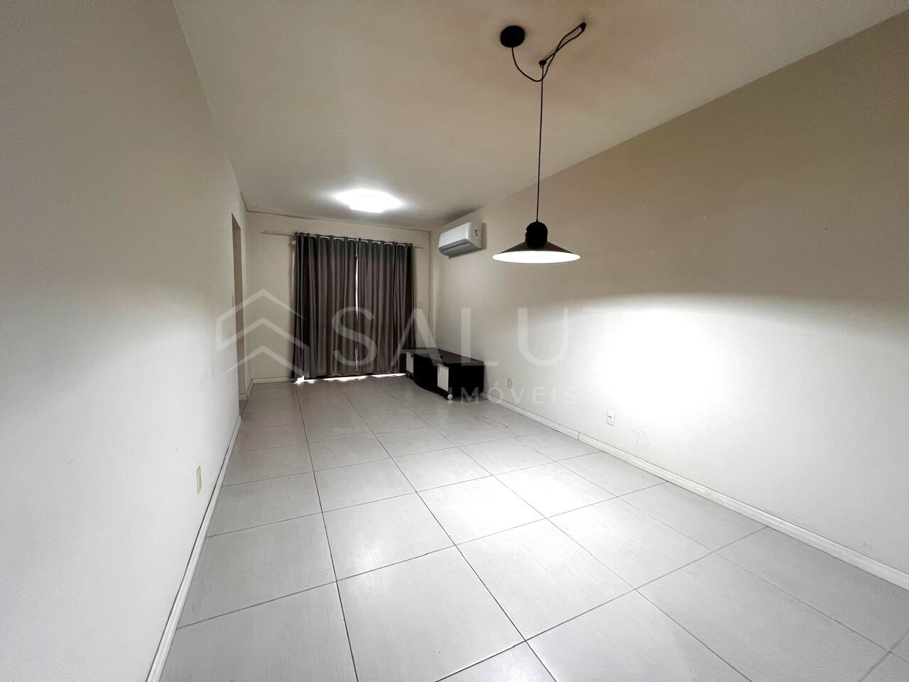 Apartamento à venda 2 dormitórios, 1 suíte no Centro