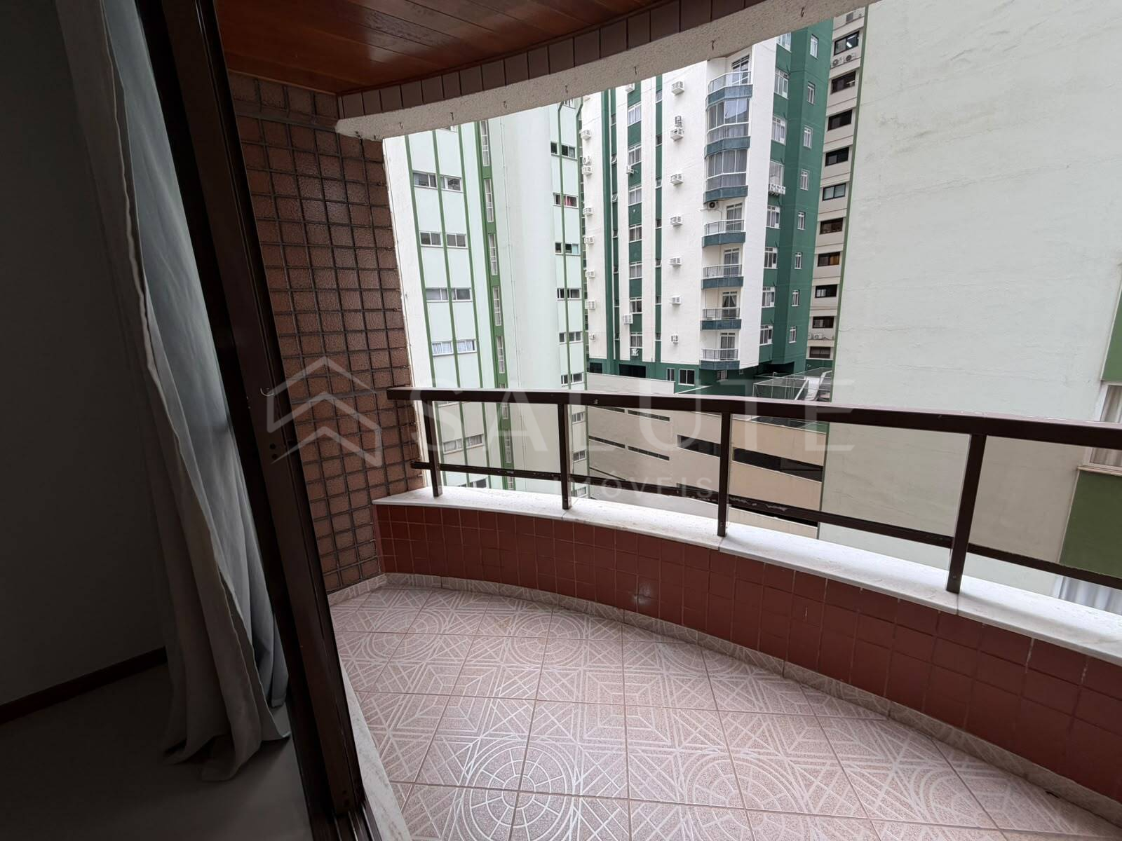 Apartamento à venda 3 dormitórios, 1 suíte na Barra Sul