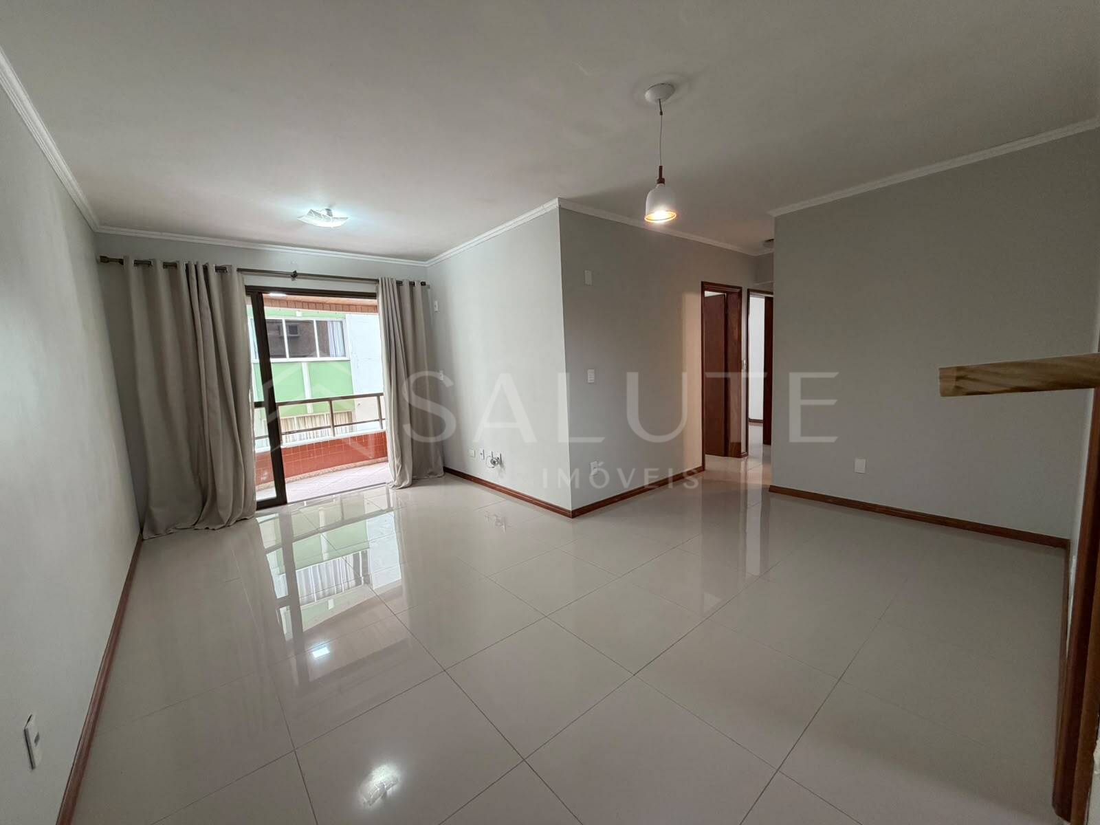 Apartamento à venda 3 dormitórios, 1 suíte na Barra Sul