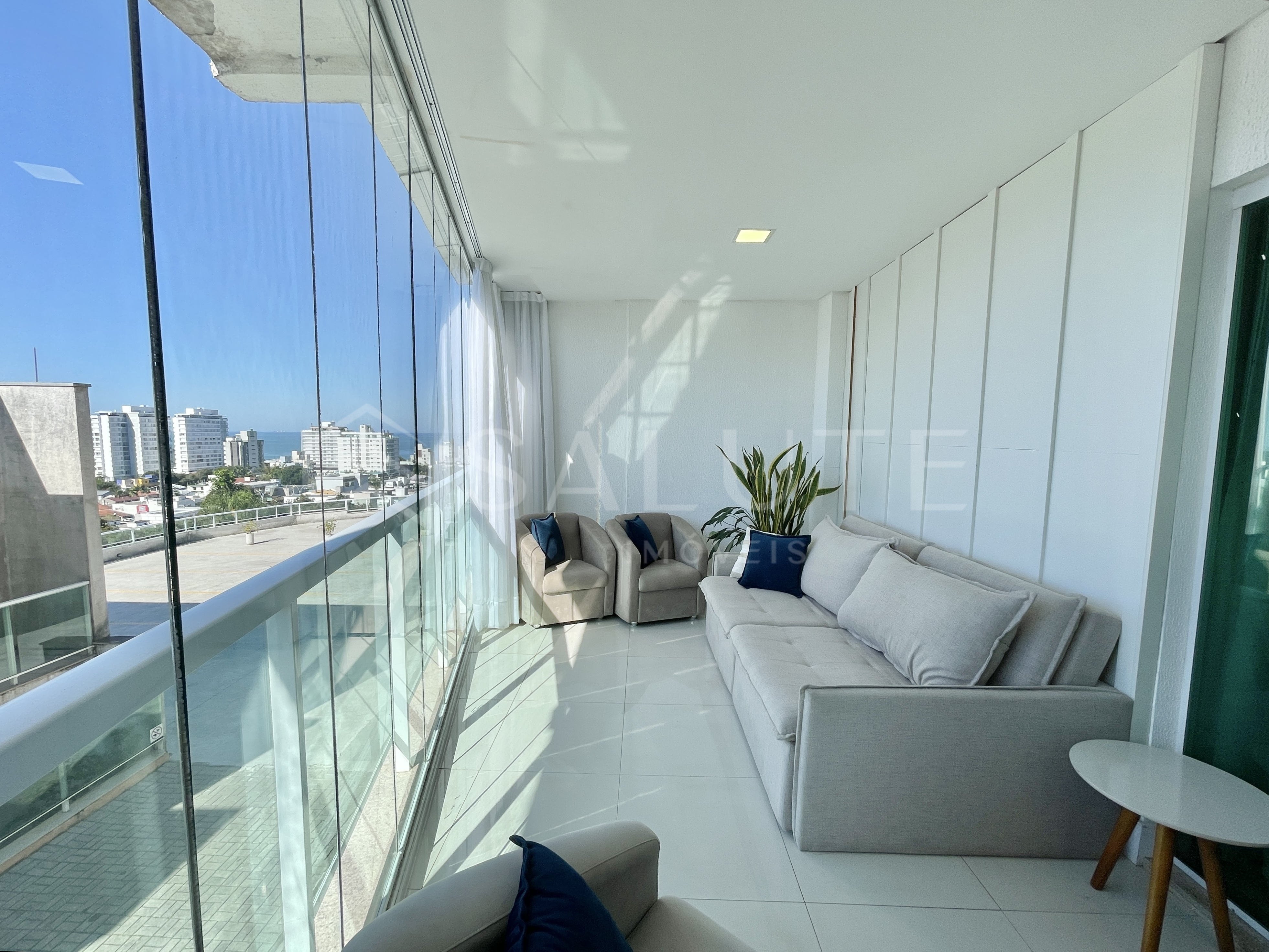 Apartamento para aluguel anual 4 dormitórios incluindo 1 suíte na Praia dos Amores