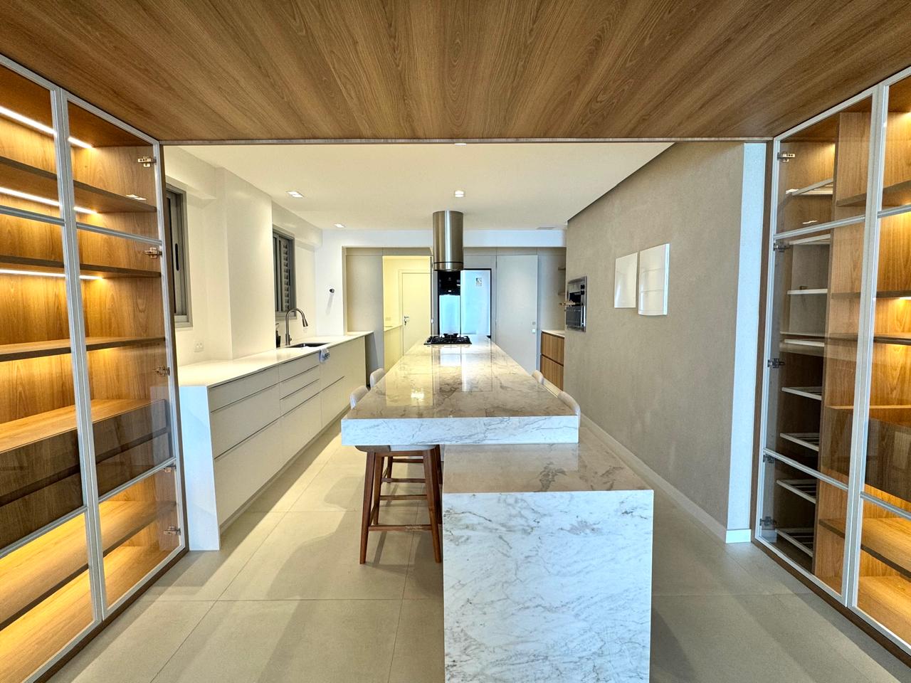 Apartamento aluguel 3 suítes em Centro