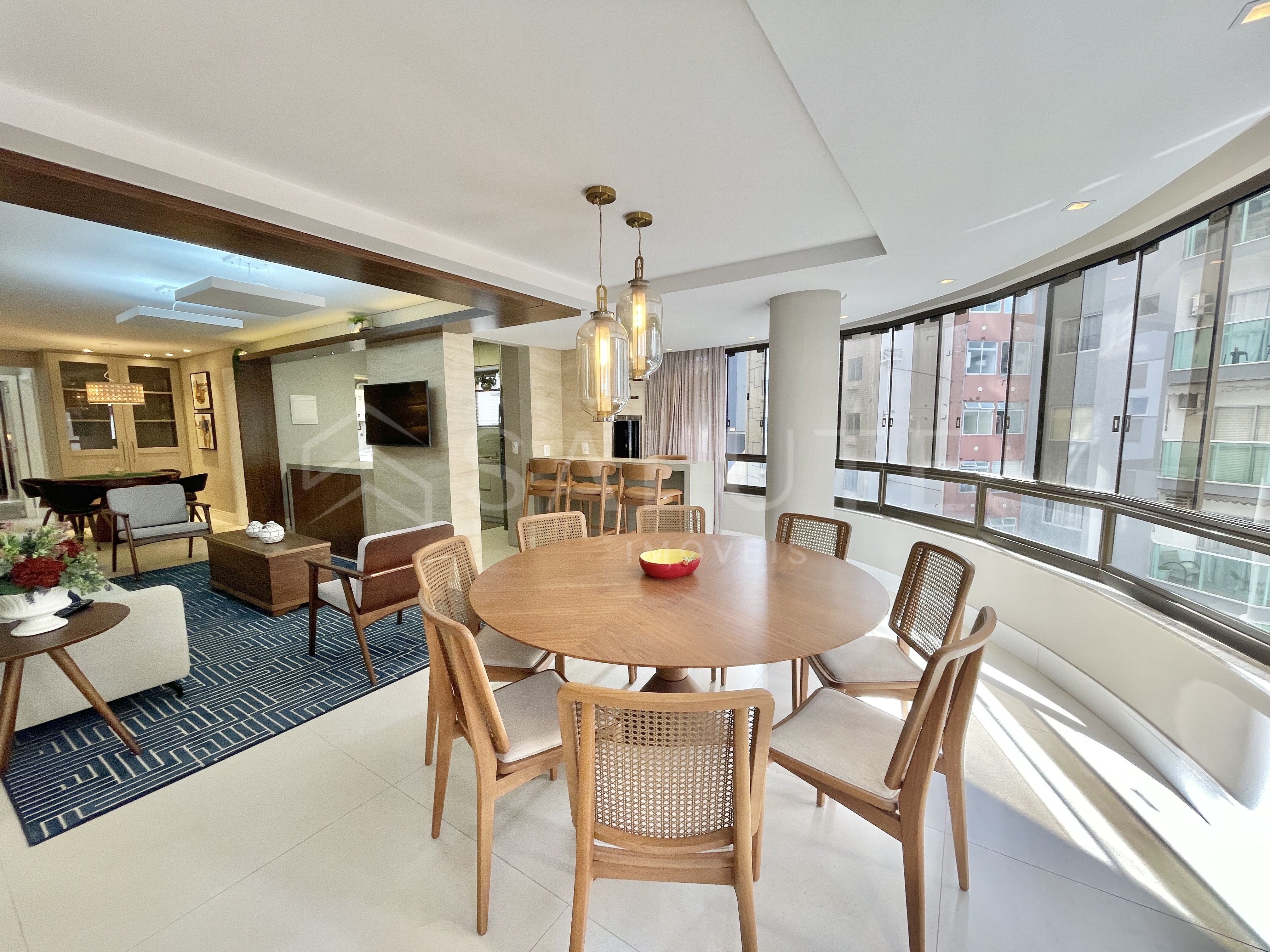 Apartamento aluguel 3 suítes no Centro