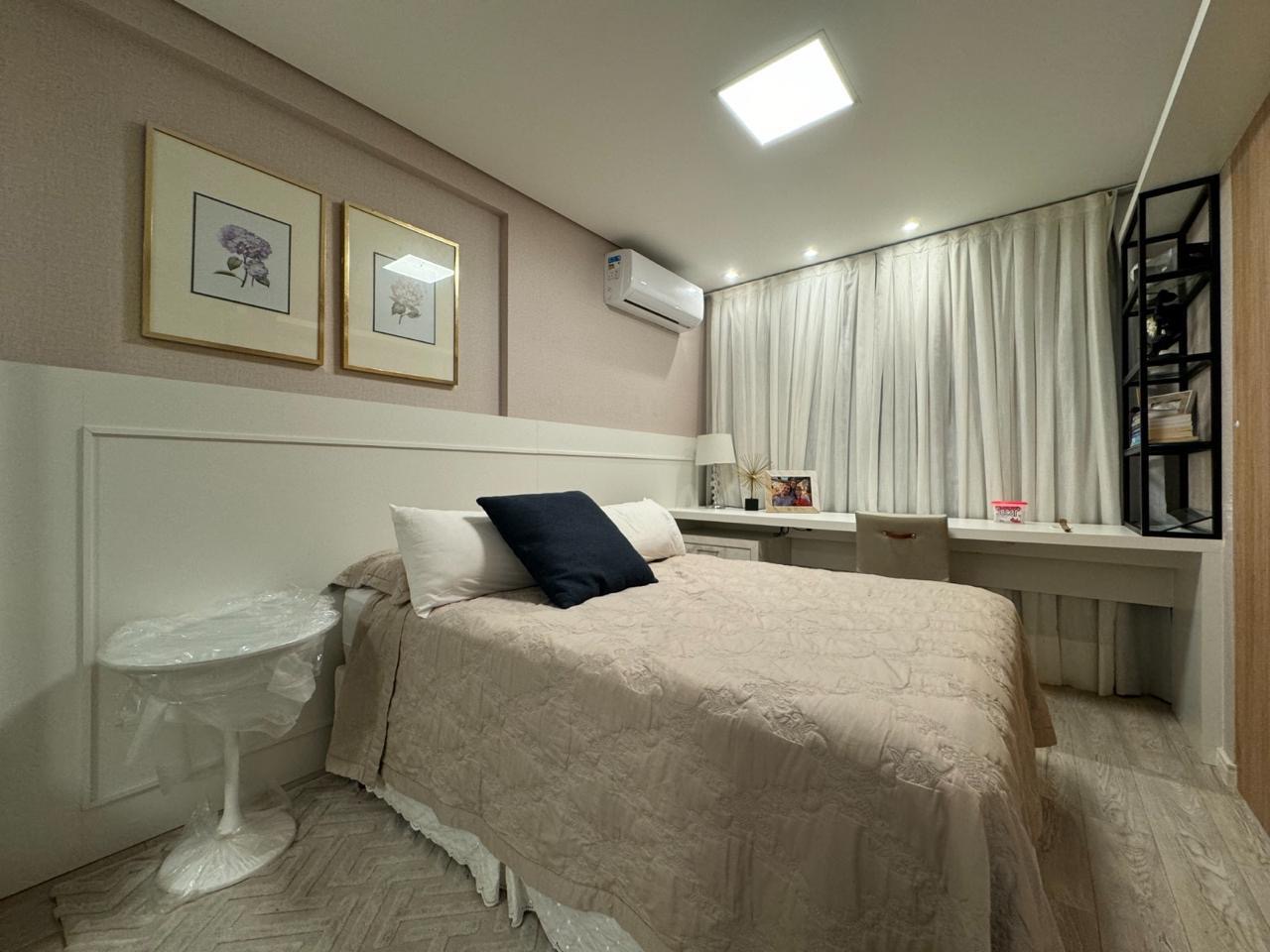 Apartamento aluguel anual 2 dormitórios na Praia Brava de Itajaí