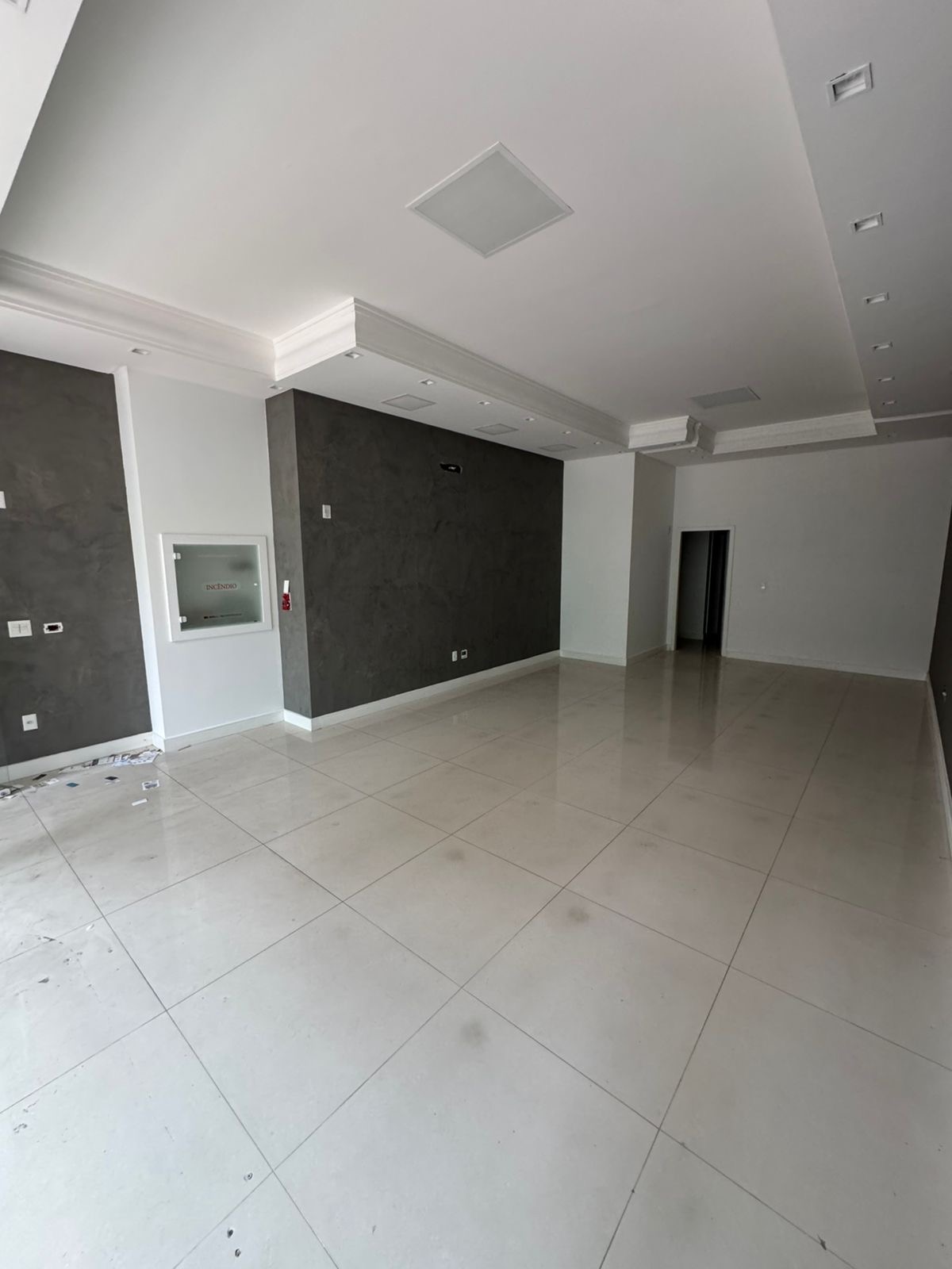 Sala Comercial aluguel anual no Centro