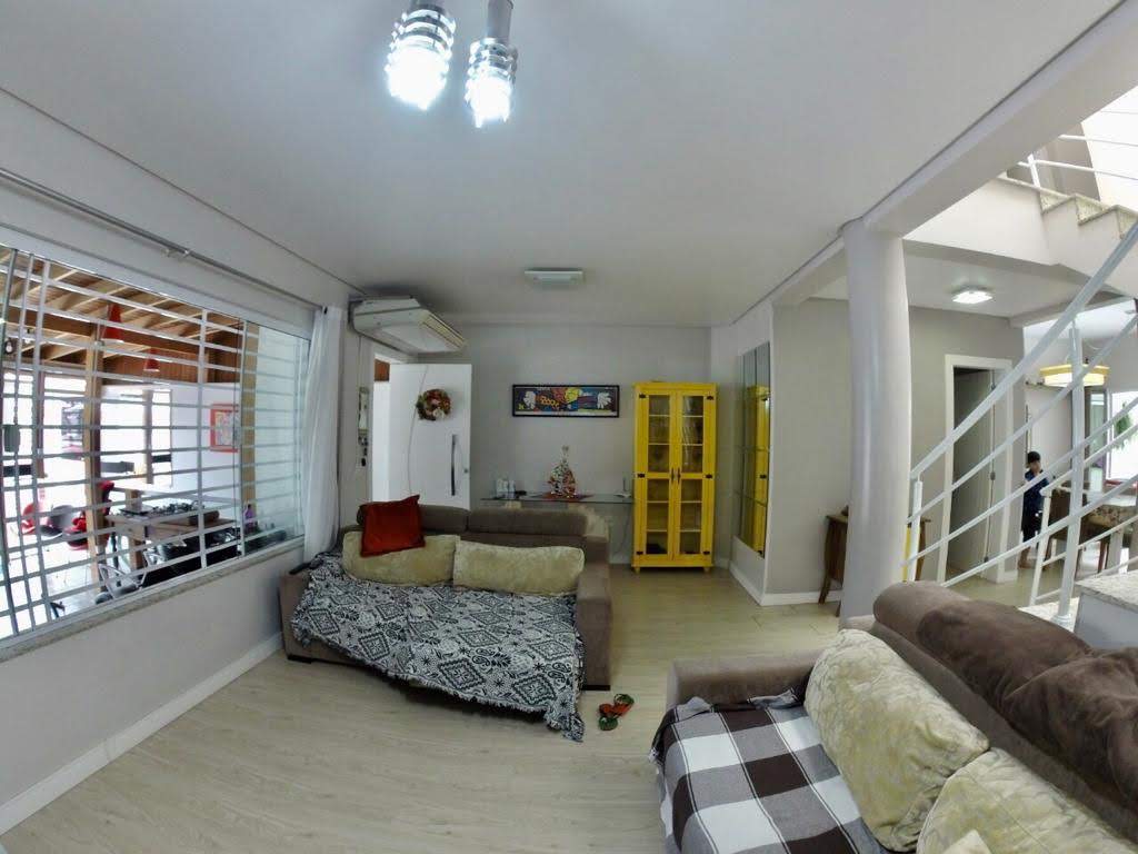 Casa à venda com 3 dormitórios no Centro