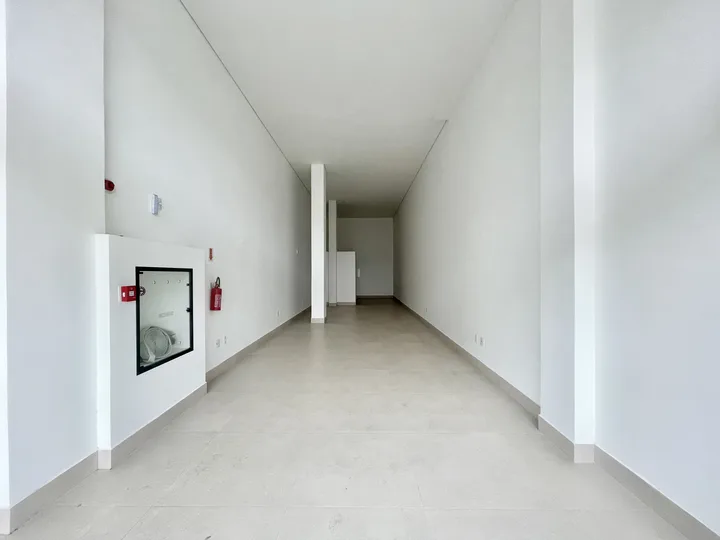 Loja aluguel anual 77 m² nos Estados