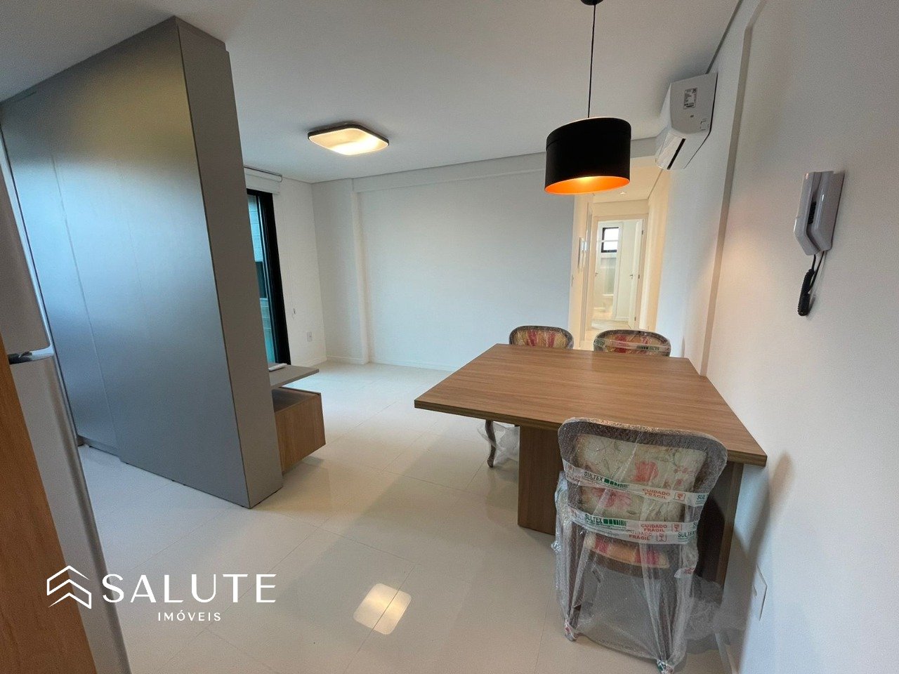 Apartamento Novo com 2 Vagas na Praia Brava