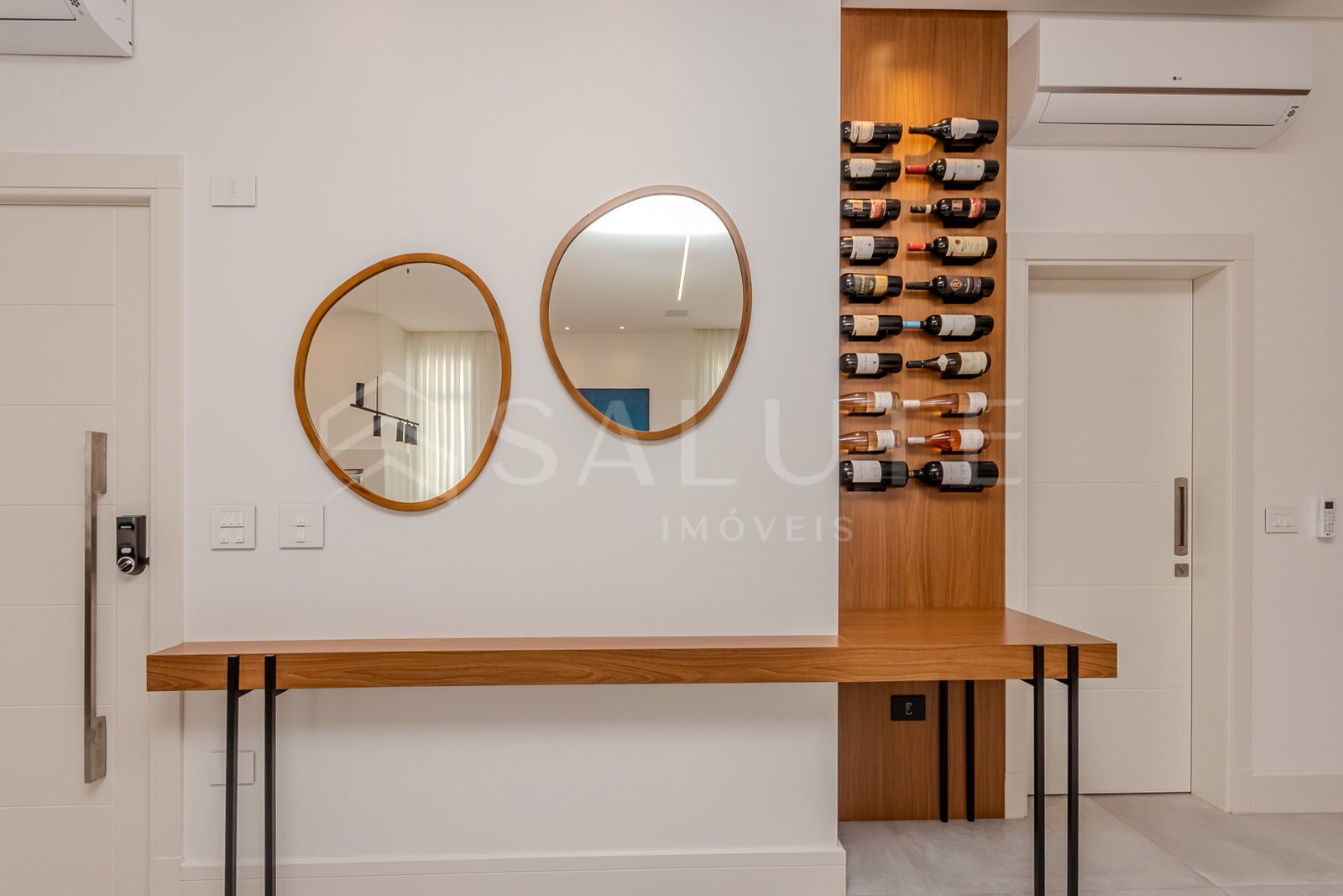 Apartamento à venda 3 suítes na Praia Brava