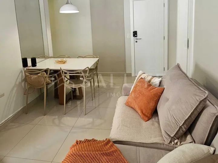 Apartamento à venda 2 dormitórios, 1 suíte no Centro | Edifício Landi Poli