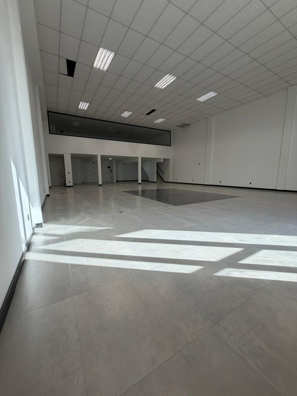 Galpão aluguel 340 m² no Centro