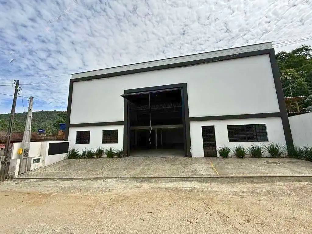 Galpão à venda 632.51 m² em Camboriú.