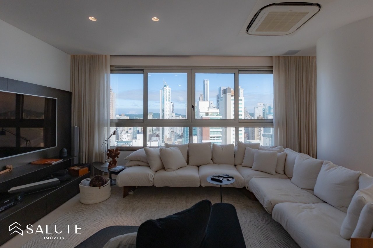 Apartamento à venda 4 suítes na Barra Sul