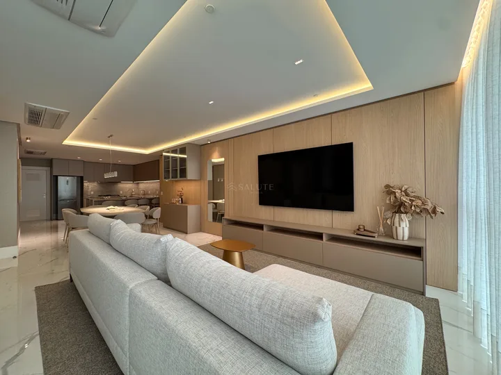 Apartamento à venda 5 suítes em Barra Norte
