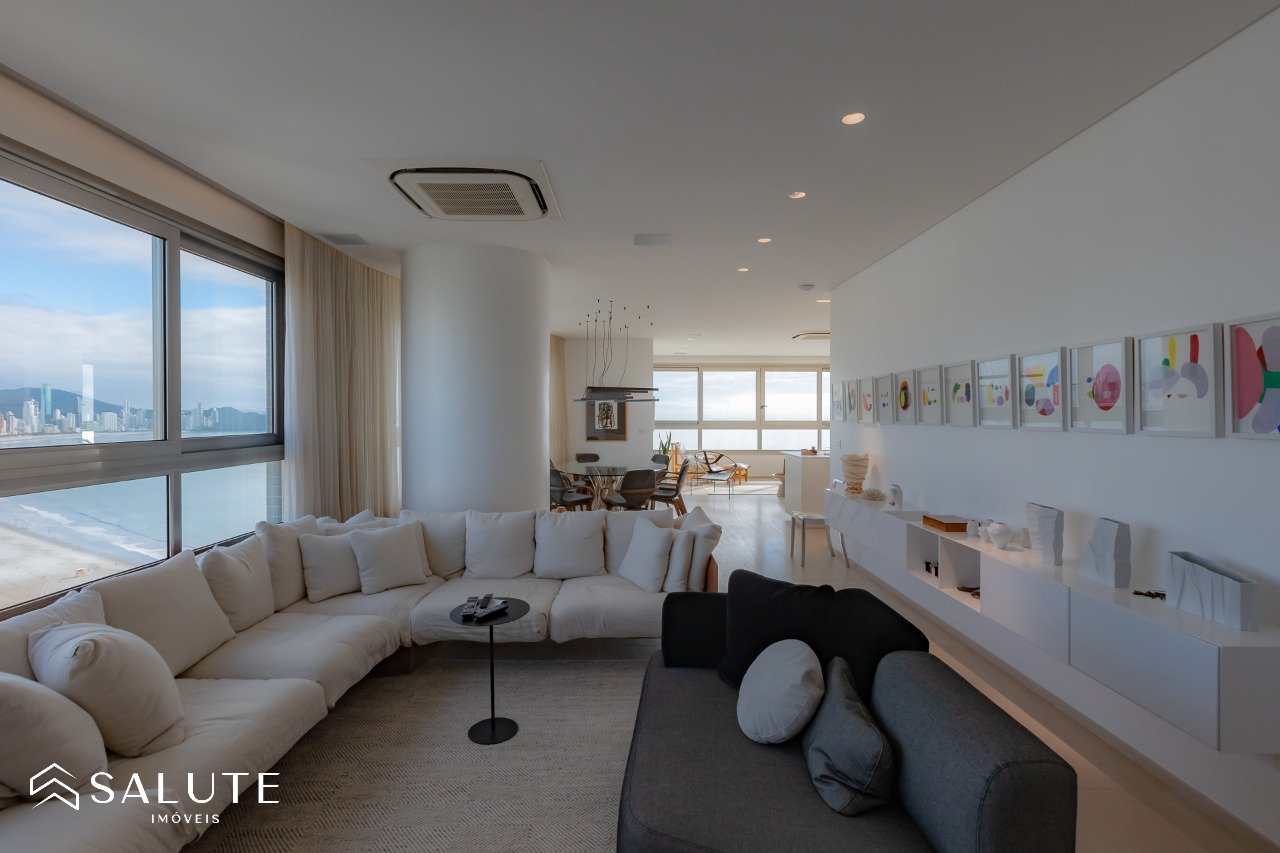 Apartamento à venda 4 suítes na Barra Sul