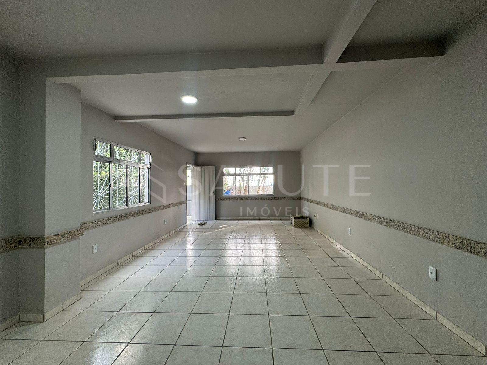 Sala Comercial aluguel anual no Centro