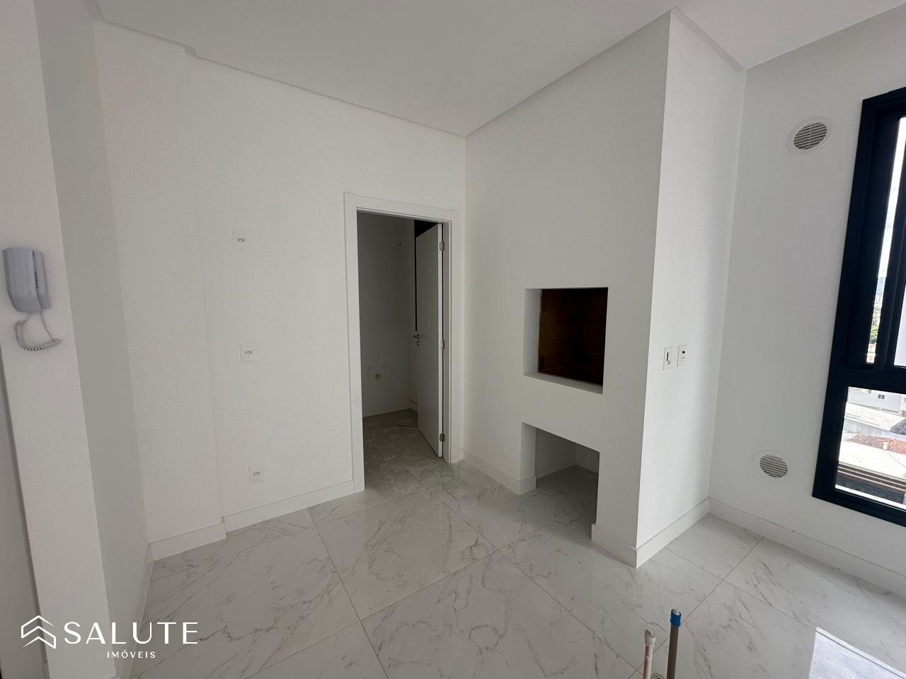Apartamento à venda 03 Suítes no Centro