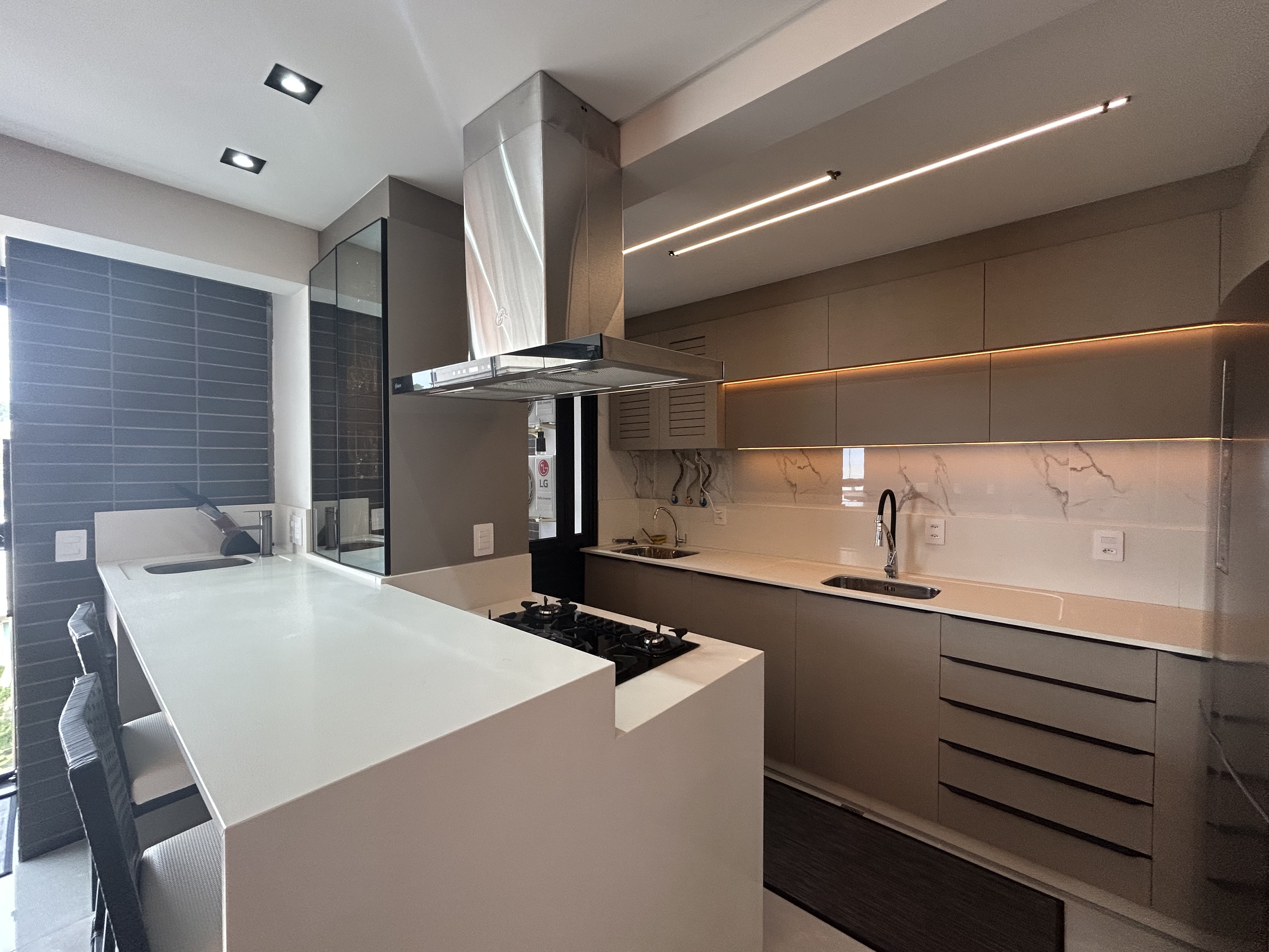 Apartamento à venda 2 suítes na Praia Brava de Itajaí