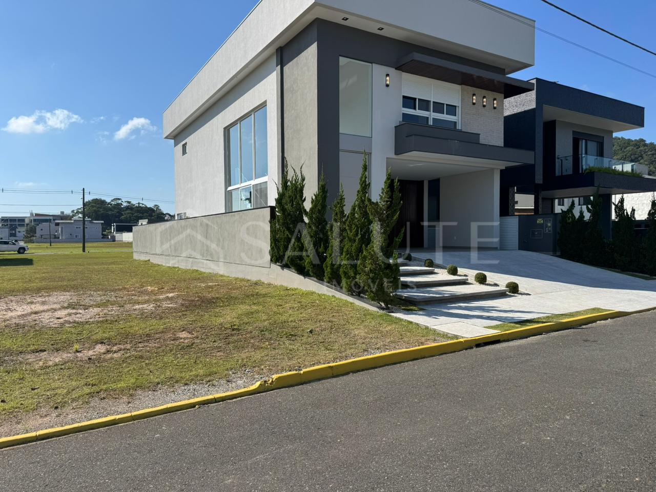Terreno á Venda com 378m² de área total